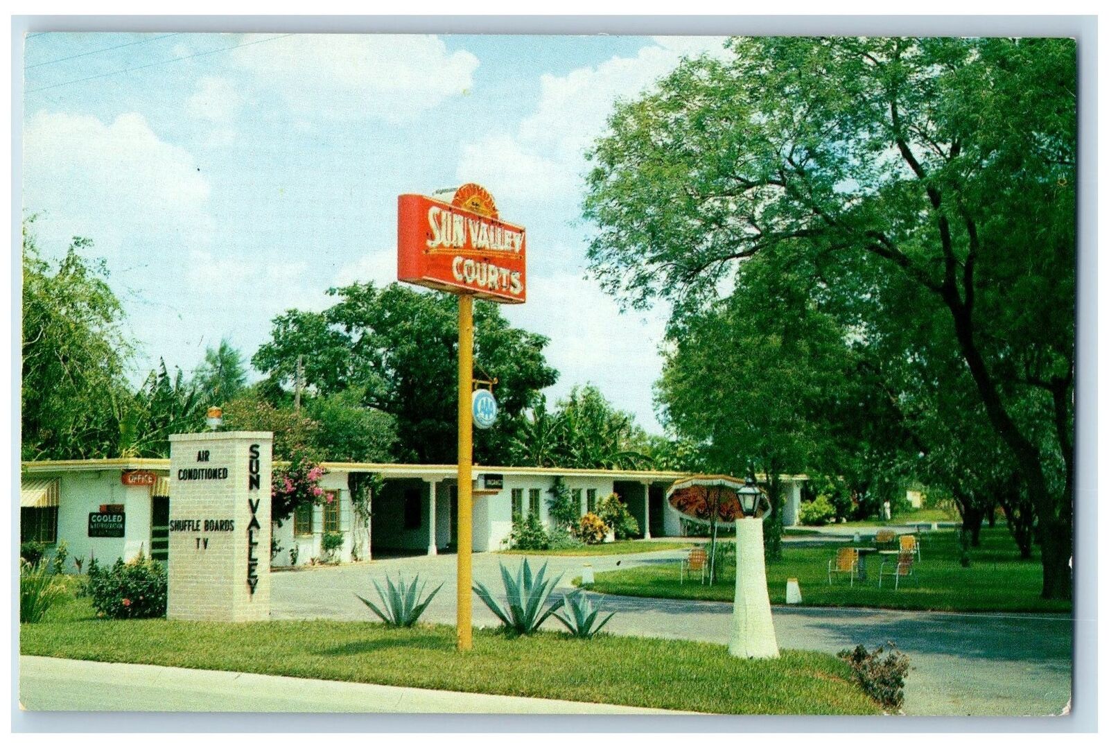 c1950 Sun Valley Courts & Restaurant Entrance Signage Brownsville Texas Postcard