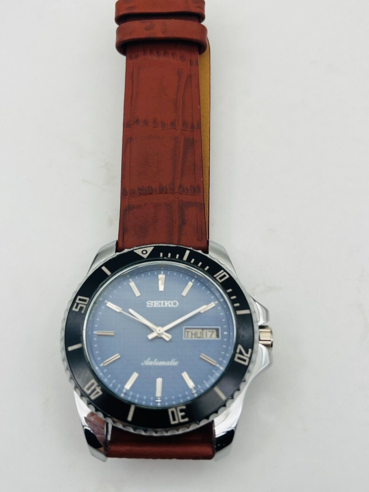 Vintage Seiko 5 Automatic Day & Date Men's Running Wrist Watch