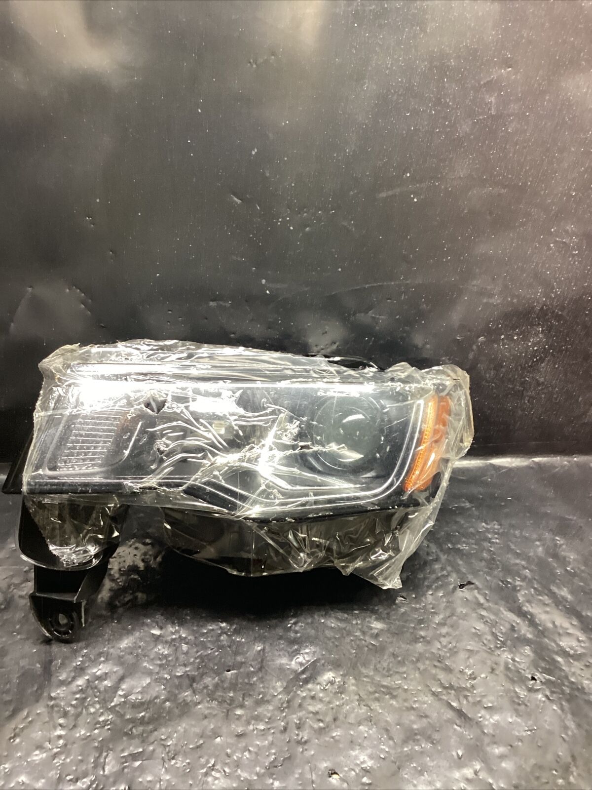 NEW 2016-2018 Jeep Grand Cherokee Driver Left Headlight 68266647 OE