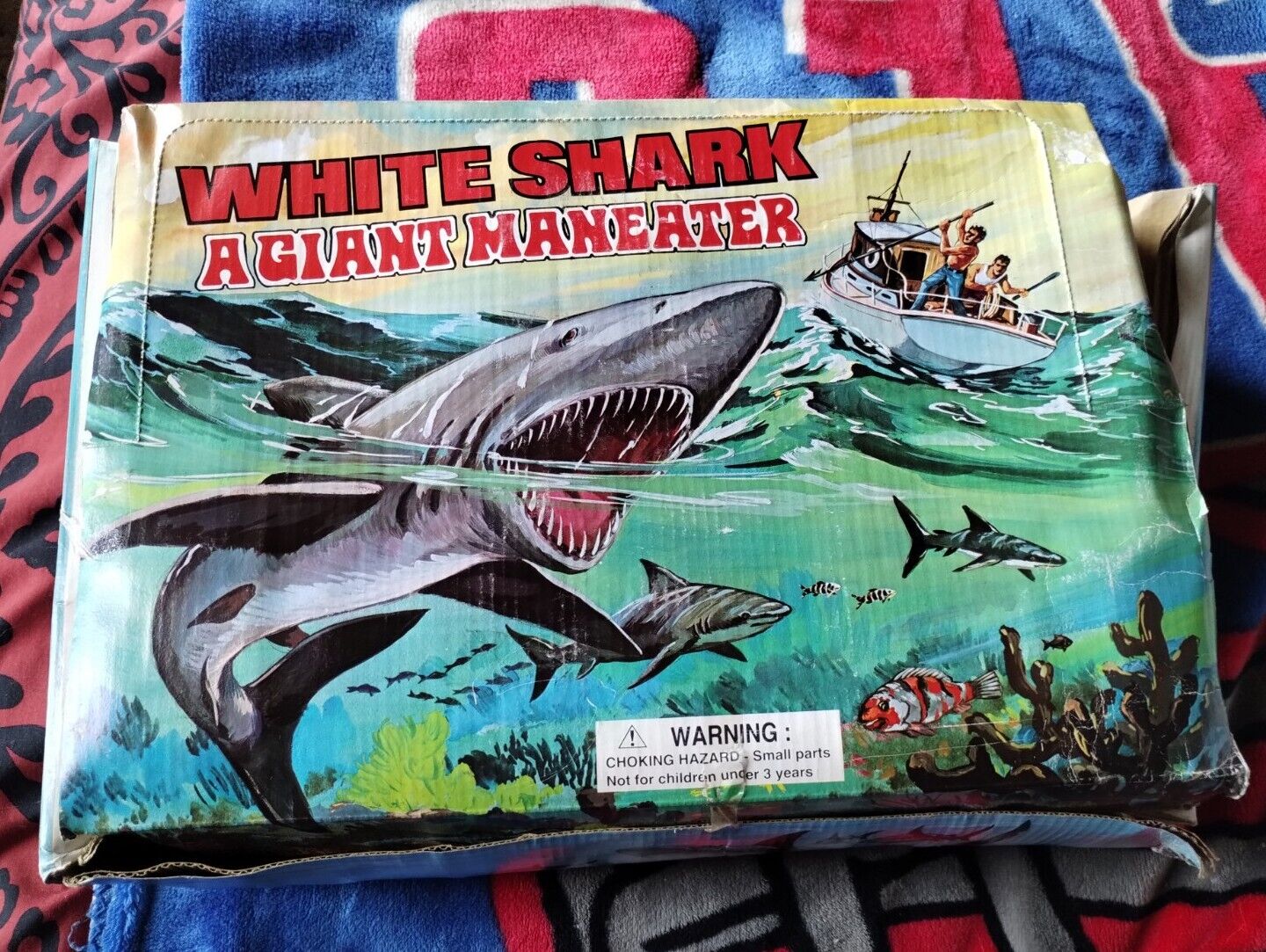 VINTAGE SHARKS RUBBER TOY CASEs 12 +5 ART ON THE BOX  SHARK LOVERS JAWS MANEATER