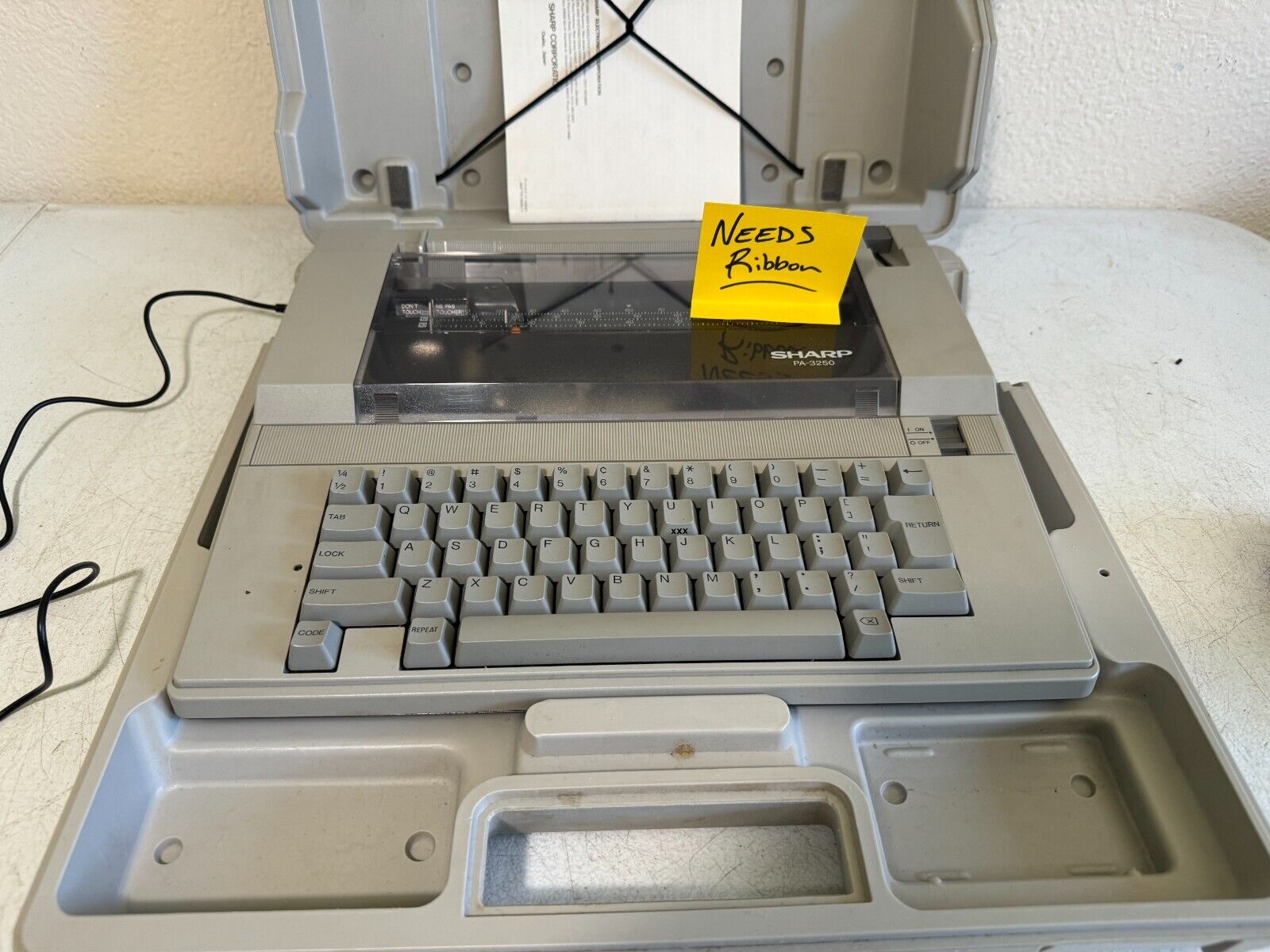 Sharp PA-3250 Typewriter Word Processor Vintage Typing Electric - NEEDS RIBBON