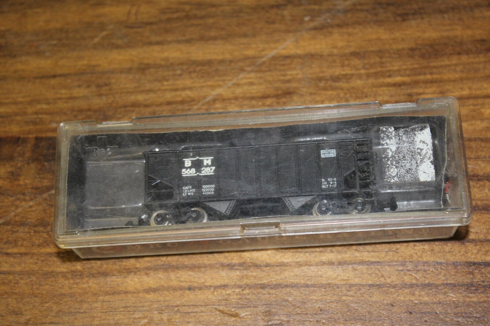 MRC N Scale BM Dual Hopper Car Trains Railroads Models