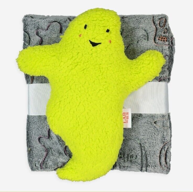NWT HALLOWEEN CUTE GREEN GHOST PILLOW & FULL/QUEEN GLOW IN THE DARK BLANKET RARE