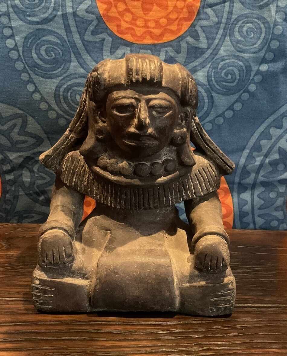 Ancient Pre-Columbian Zapotec Figural Urn, Monte Alban III, ca. A.D. 550-750