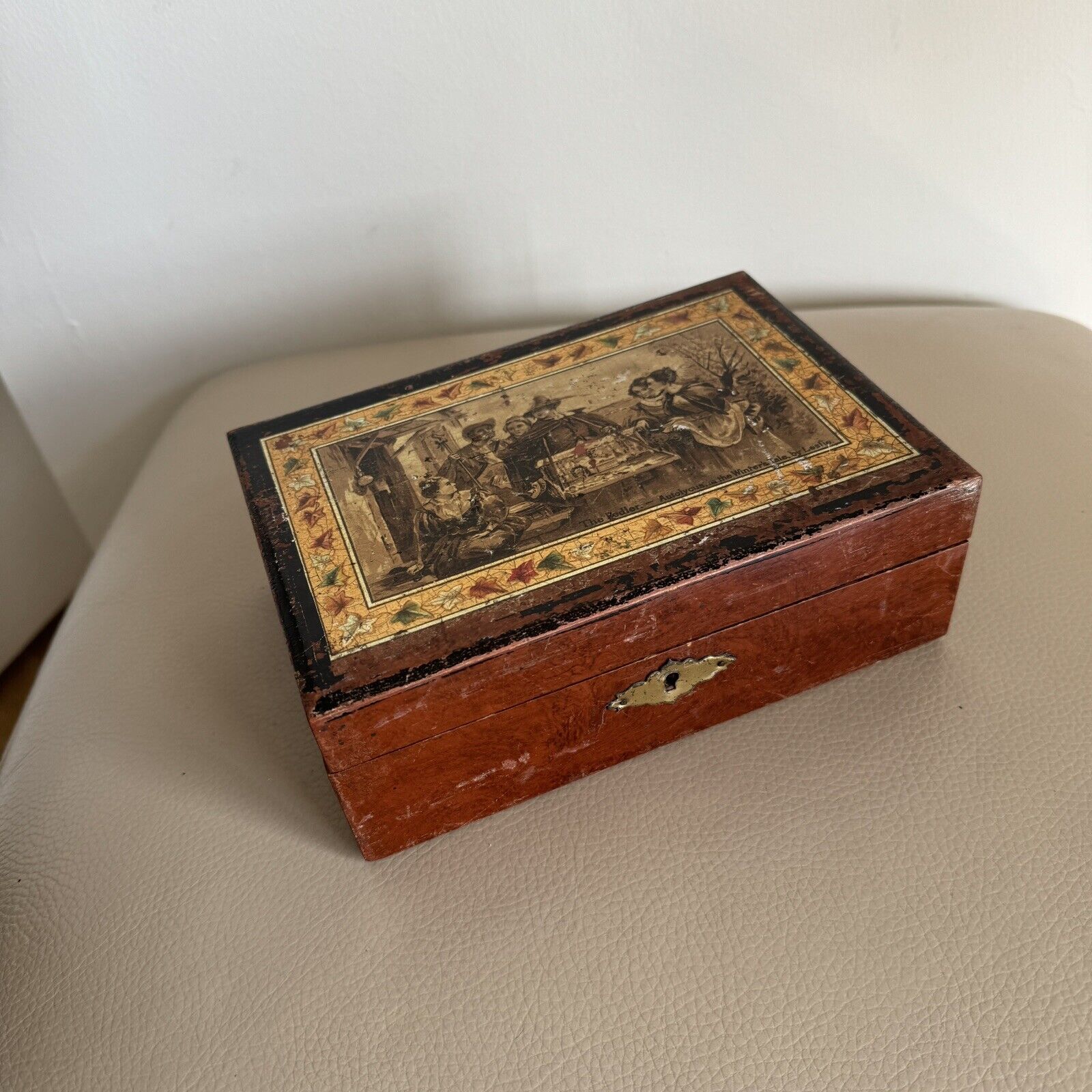antique victorian jewellery box 1865 Leslie Kensington The Pedler Winters Tale