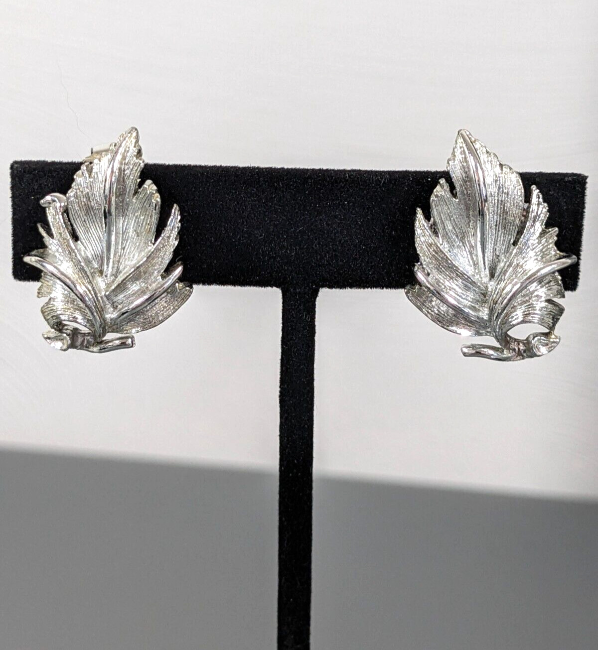 Vintage Tara Silver Tone Leaf Clip On Earrings Textured Mid Century