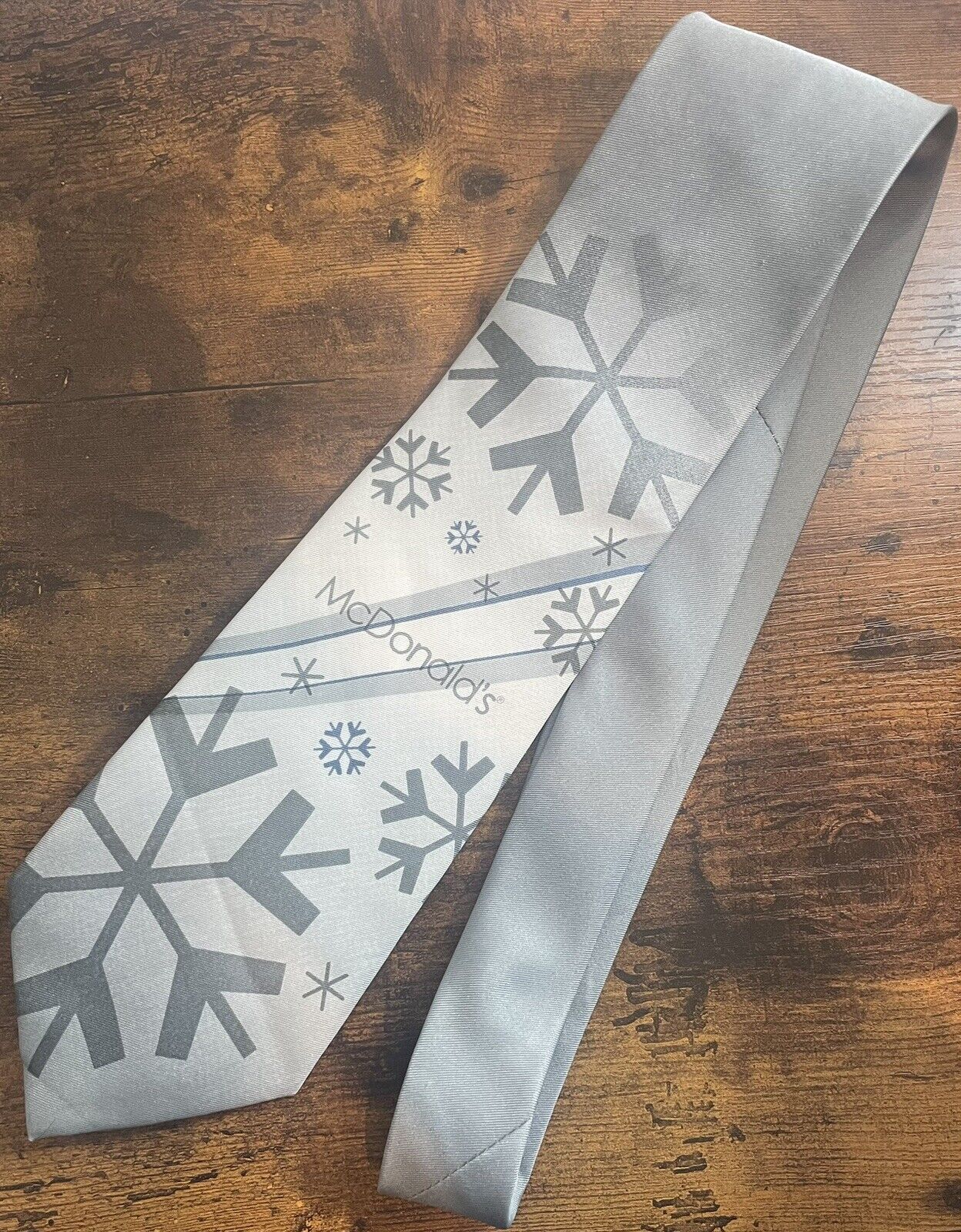 McDonald’s Corp 2008 Christmas Necktie Gray and Off White Snowflake RARE