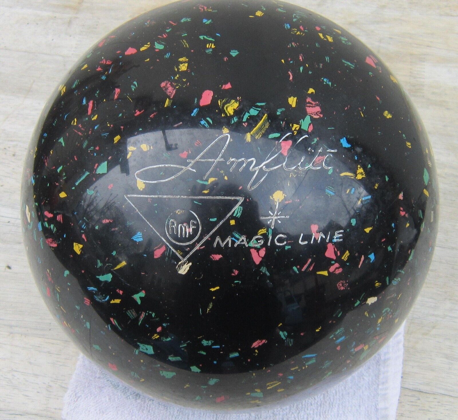 Vintage AMF AMFLITE Magic Line BOWLING BALL 10 lbs. SPECKLED Plugged