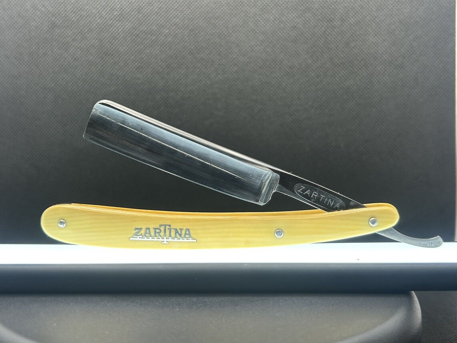 Zartina Cutlery Works, straight razor shave ready. Solingen, Germany.