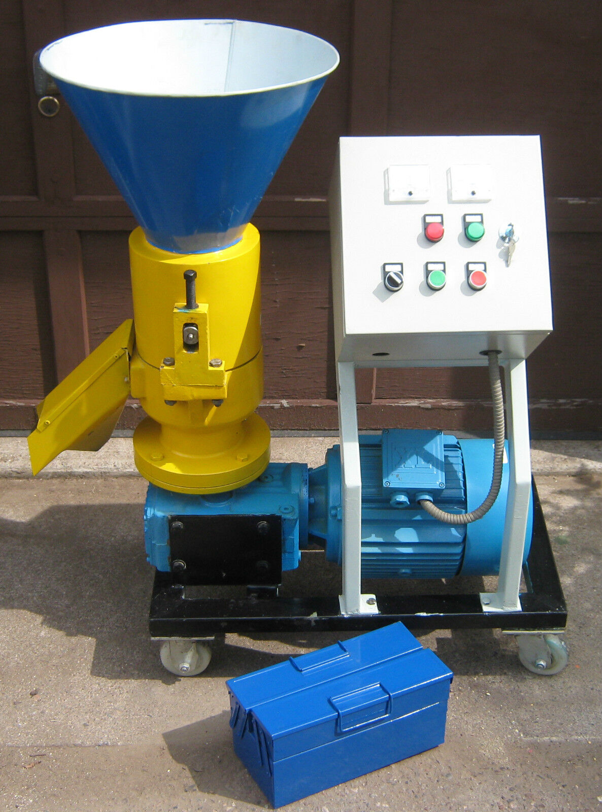 Wood Pellet Mill 7.5 hp.  Make your own fuel pellets from 100% sawdust. In stock