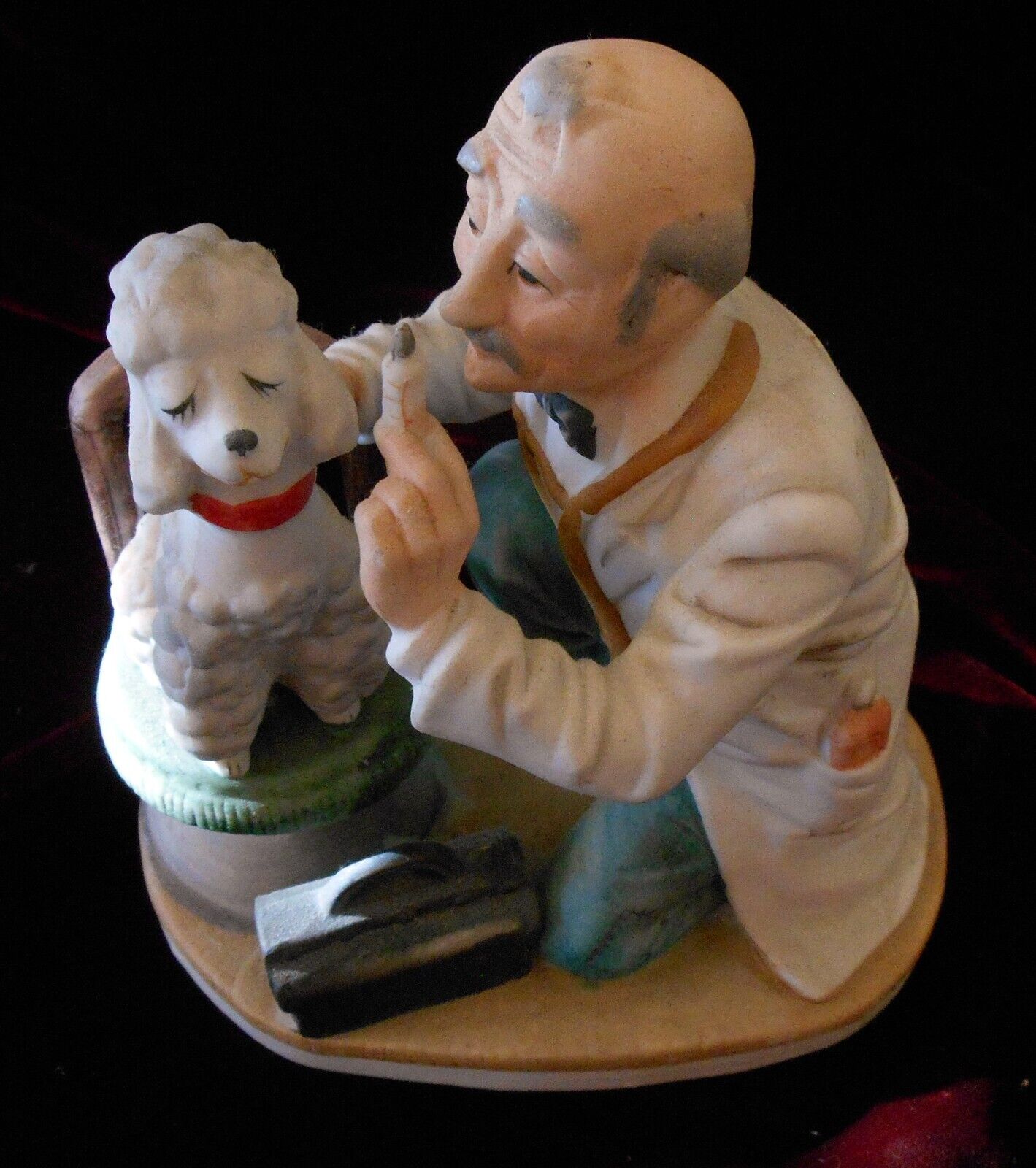 Vintage GERMANY Veterinarian Doctor Poodle Dog Figurine 7270 Vet Checkup