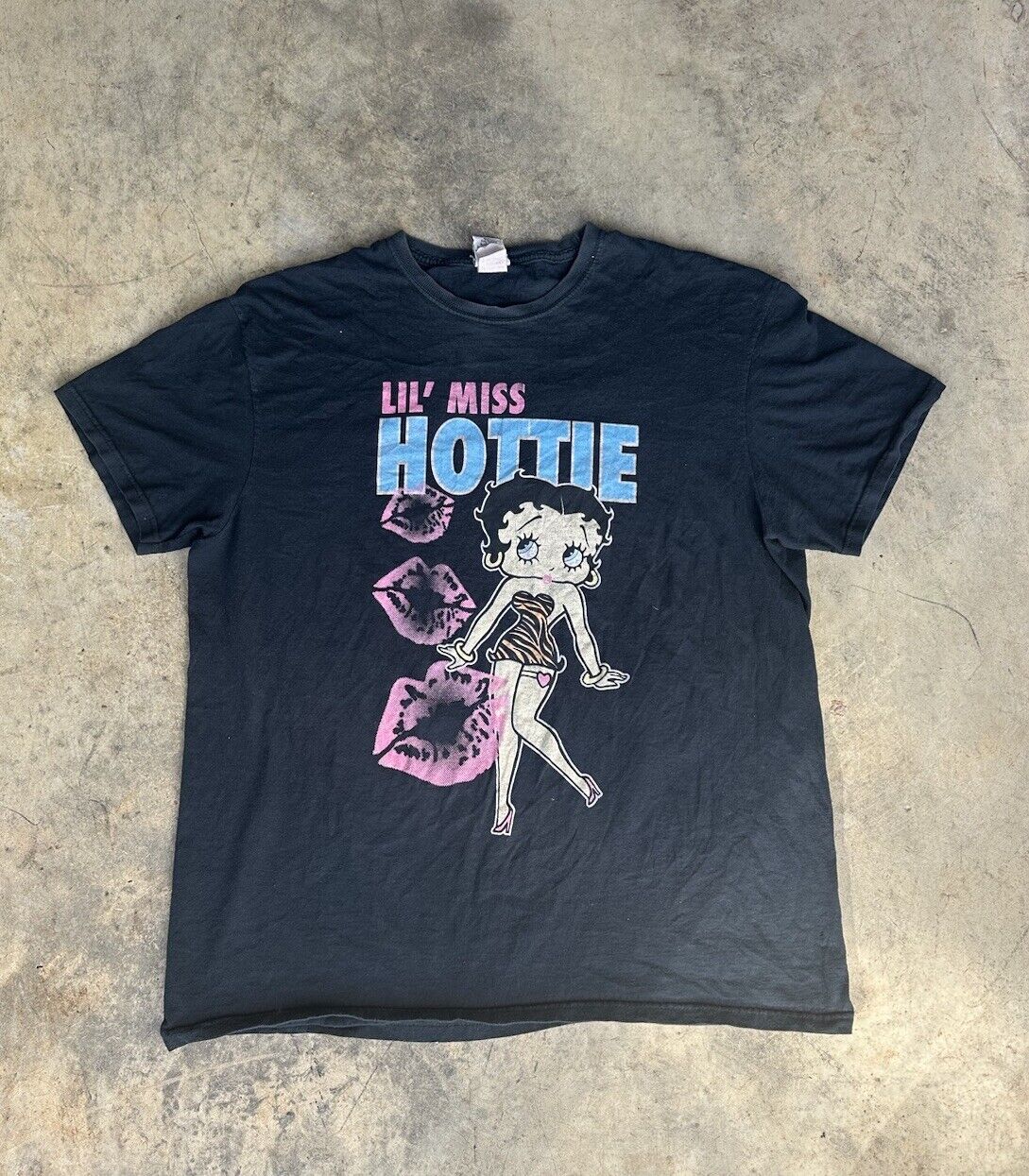 Vintage Y2K 2004 Betty Boop “Lil’ Miss Hottie” T-Shirt
