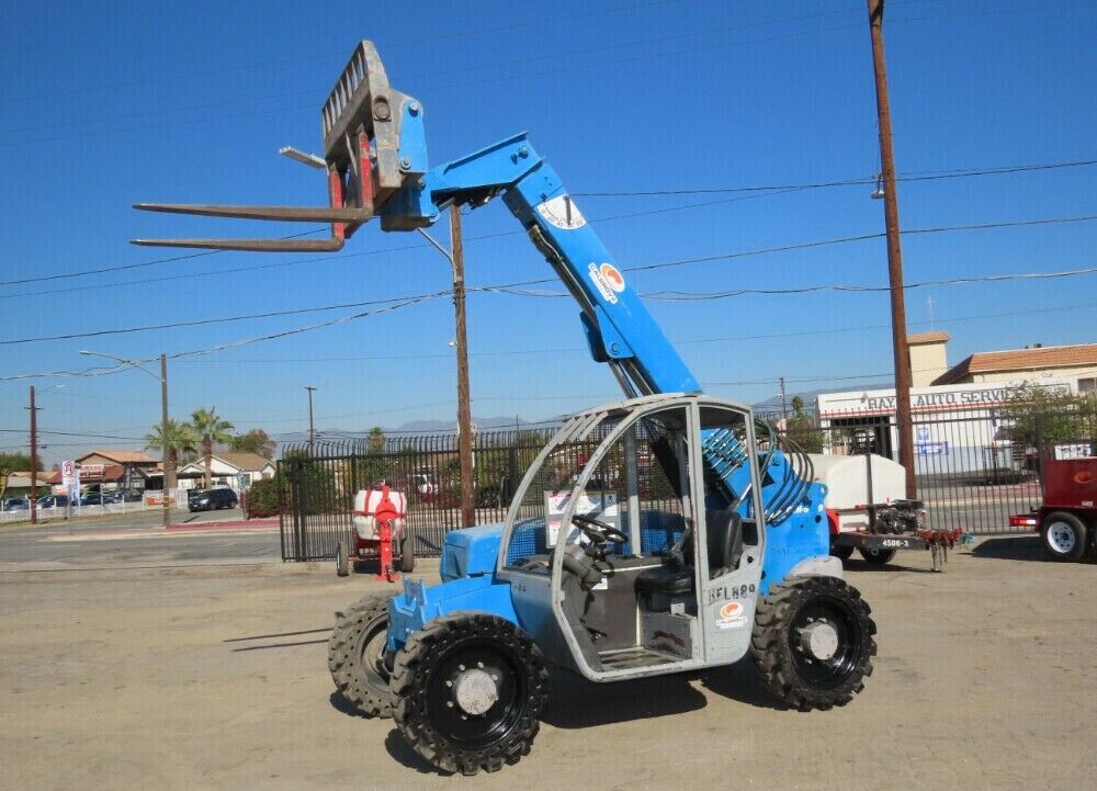 2006 Genie GTH-5519 19\' 5,500 lbs 4x4 Telescopic Reach Forklift Telehandler