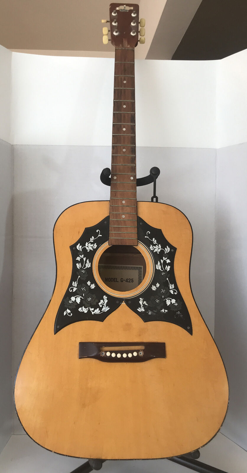 Vintage Checkmate Acoustic Guitar Model G-425 (Ovation Style Body)