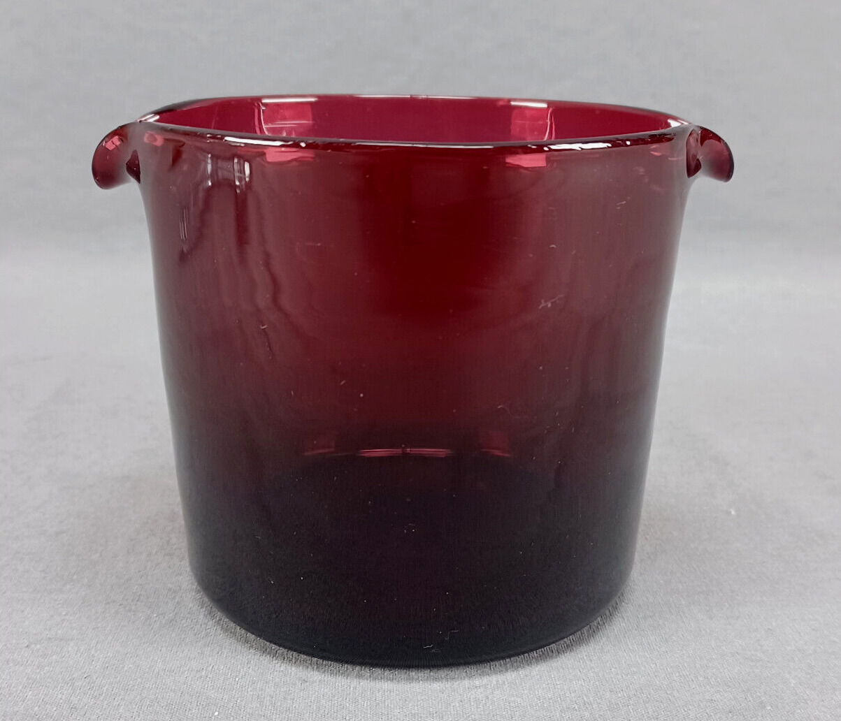 Early 19th Century British Cranberry Purple Hand Blown Flint Glass Wine Rinser A