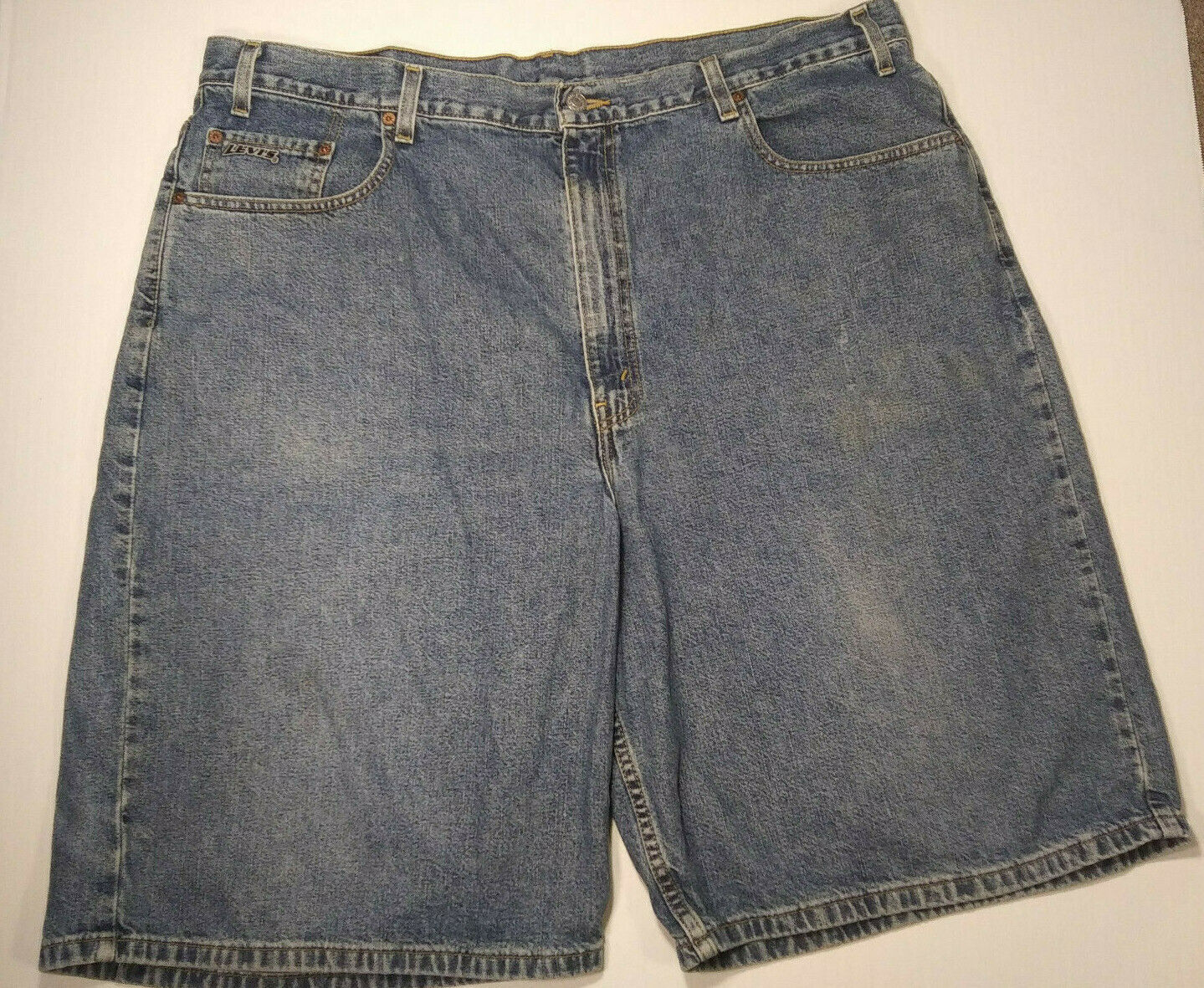 Vtg 1998 Levi\'s Boxy Fit Jeans Shorts Men\'s 42x11 Levis\'s Logo on Watch Pocket