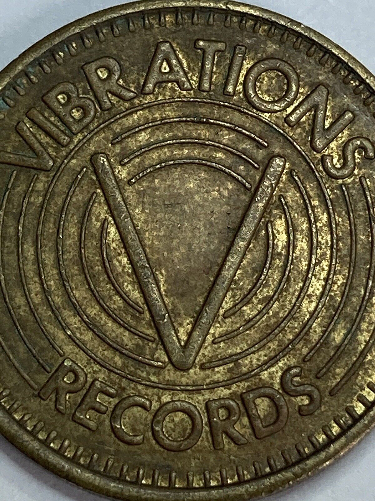 VINTAGE VIBRATIONS RECORDS TOKEN - BRASS - FOR REPLAY ONLY - LOOK