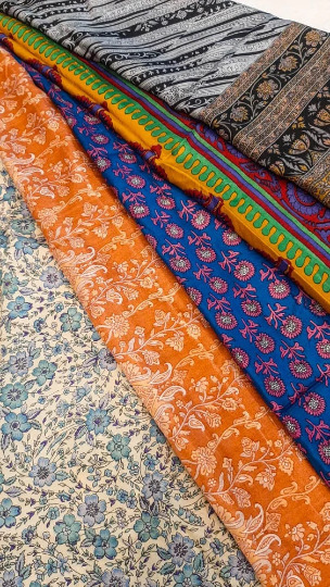 5 Yards of Pure Silk Fabric Pieces Vintage Sari remnants scrap Bundle SL9