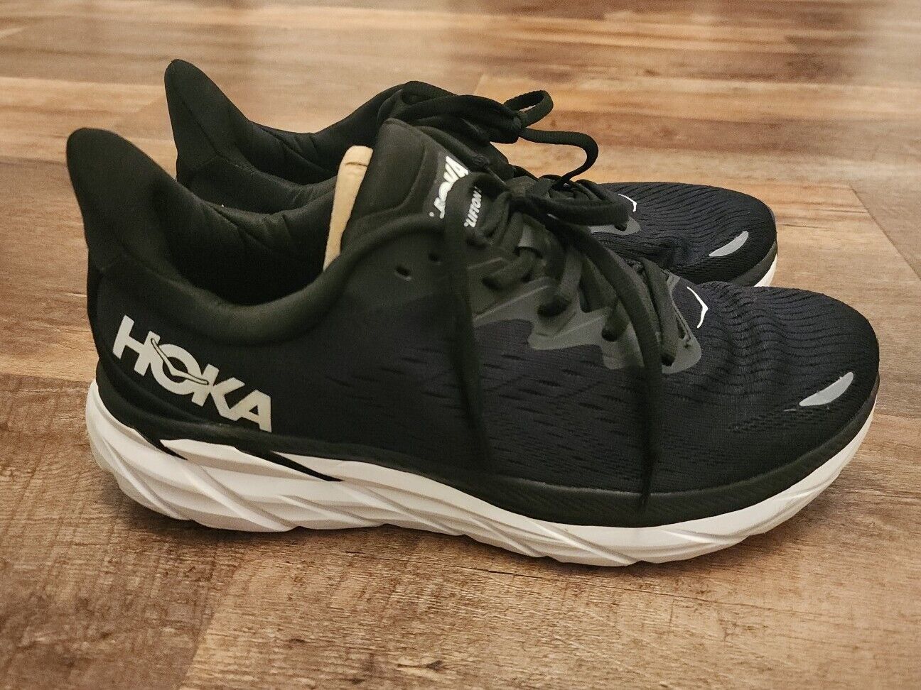 NEW Hoka One Clifton 8 Black White Men’s Running Shoes Size 11B UK9.5 Tried On