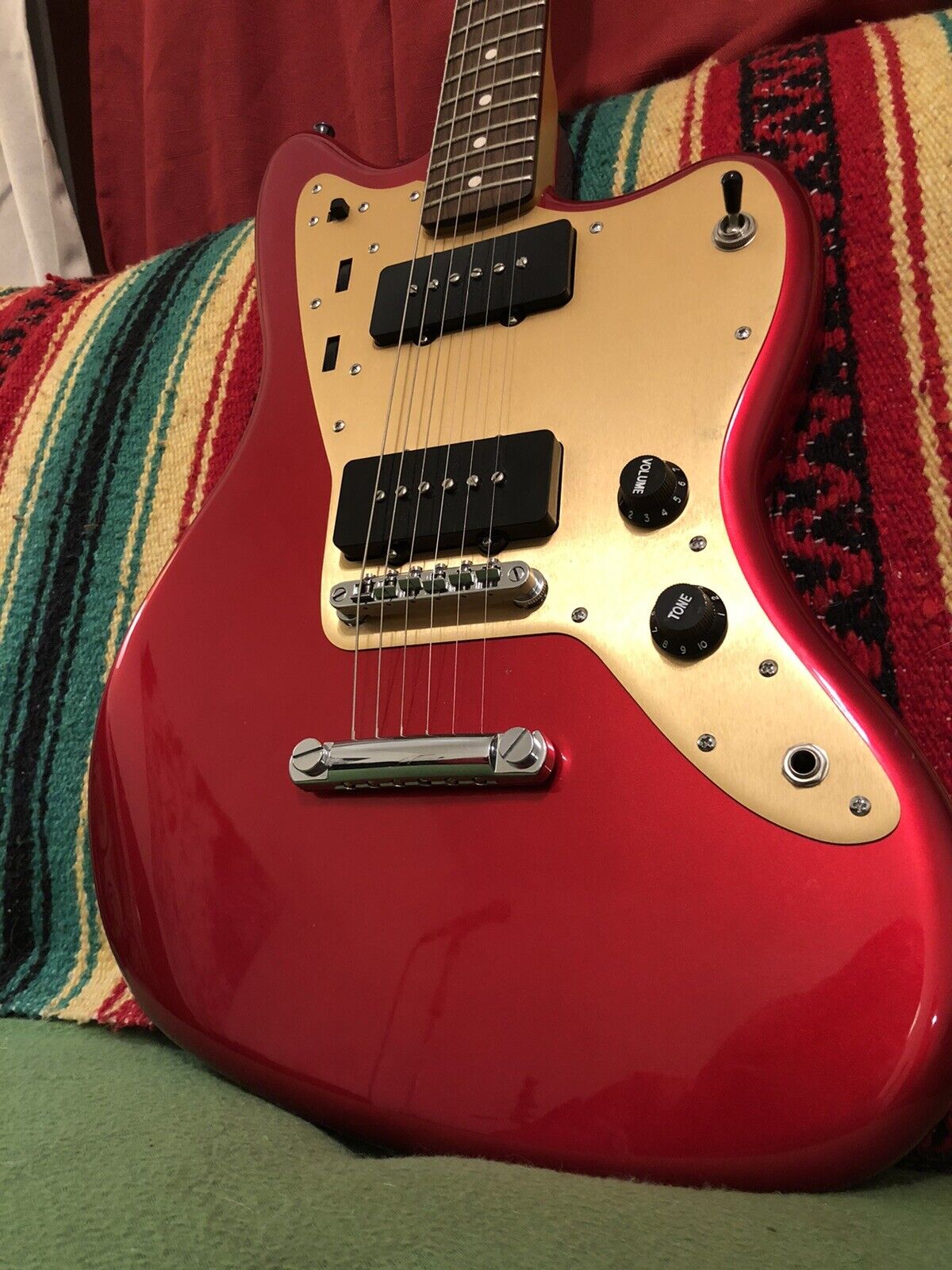 Squier J.Mascis Jazzmaster Candy Apple Red Electric Guitar