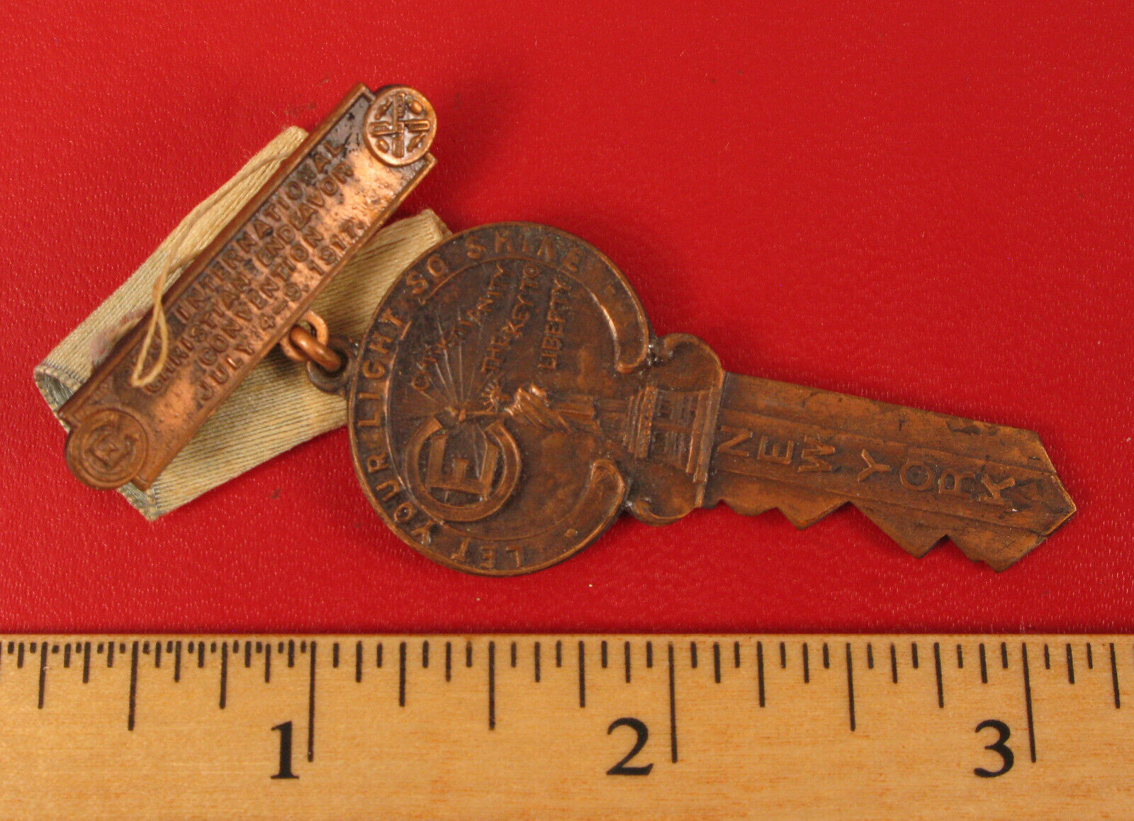 VINTAGE 1917 CHRISTIANITY ENDEAVOR CONVENTION STATUE OF LIBERTY KEY NY MEDAL 