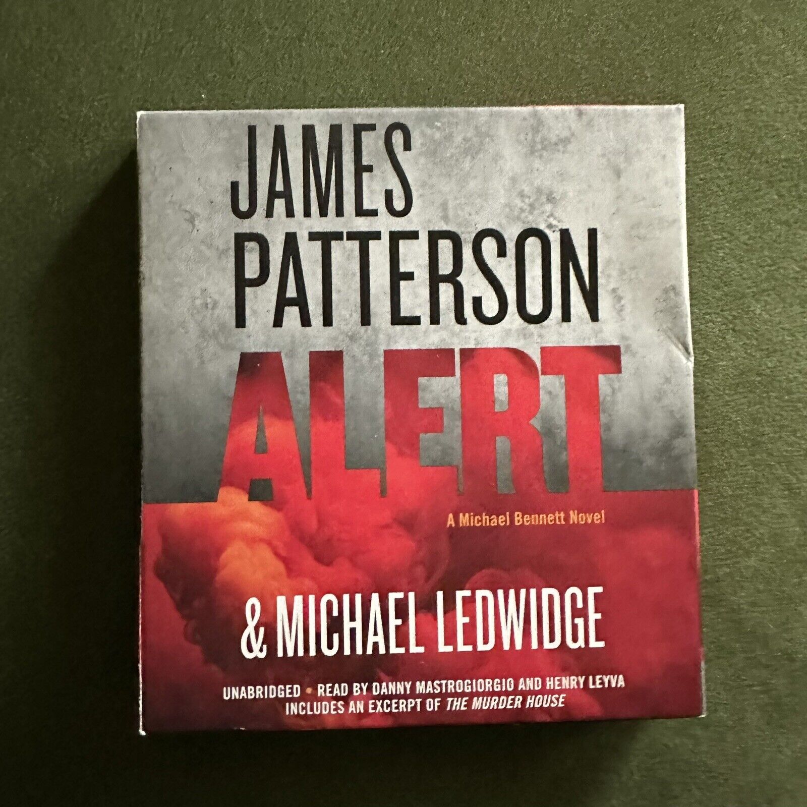 Alert (Michael Bennett) - Audio CD By Patterson, James - VERY GOOD