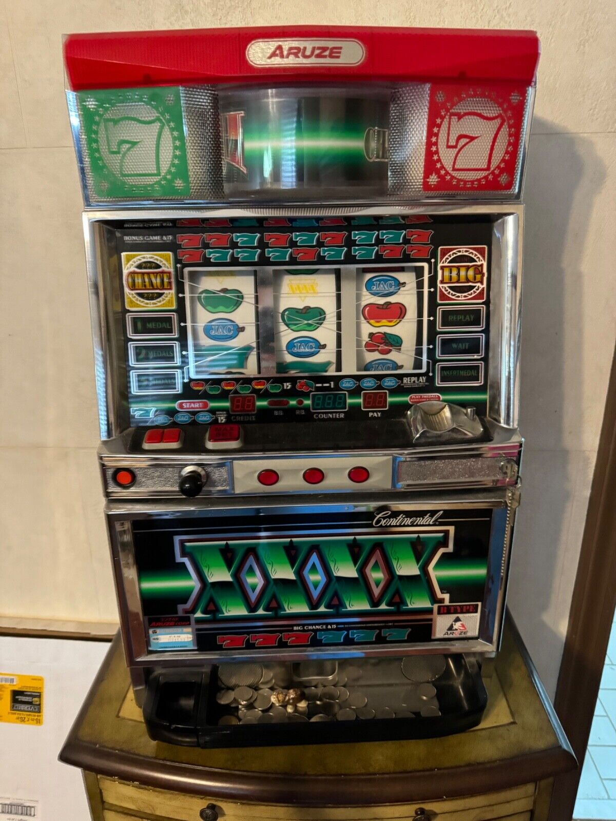 Aruze Bmax Japanese Skill-Stop Token Pachislo Slot Machine w/Key