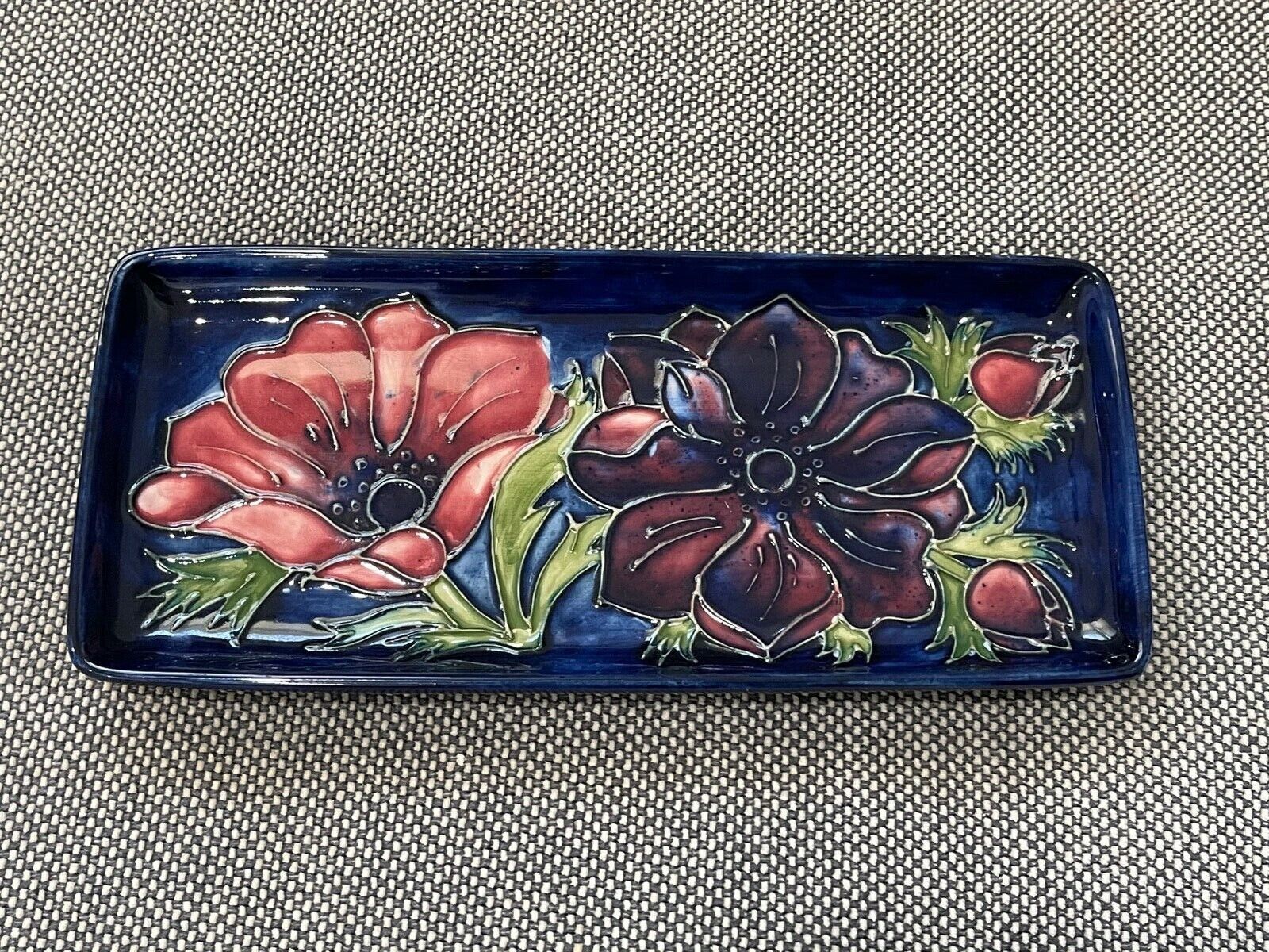 Moorcroft Pottery Anemone Pattern Trinket Dish / Pen Tray w/ Flowers Decoration