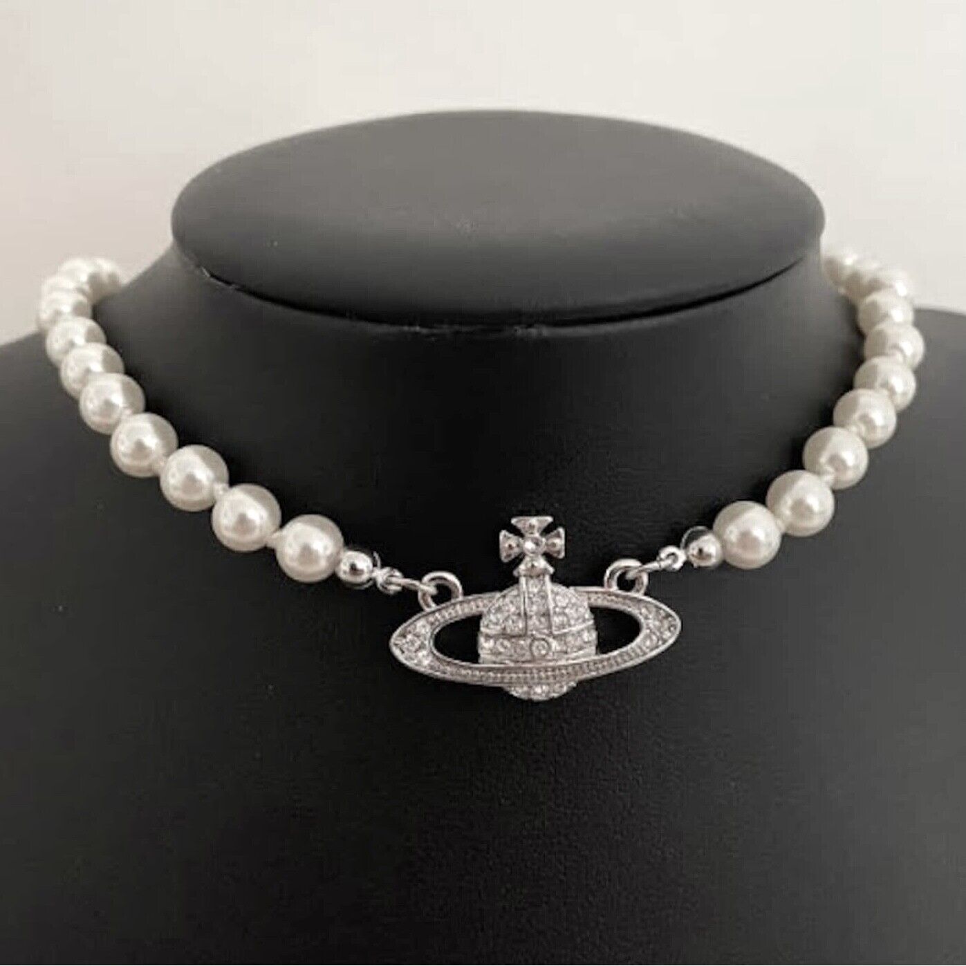 Authentic Vivienne Westwood Silver White Pearl Necklace Choker Chain