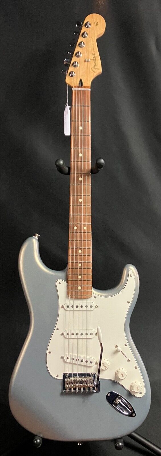 Fender Player Stratocaster Electric Guitar Gloss Silver Finish