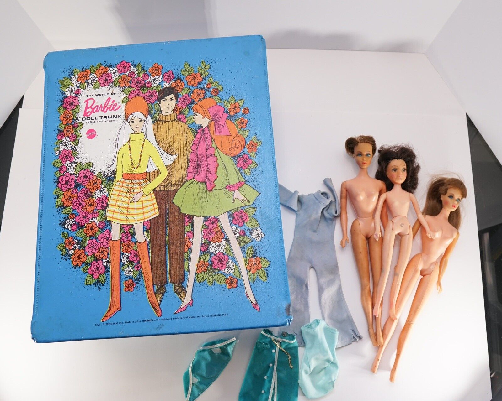 Vintage Barbie Lot With Trunk 3 Dolls Clothes 1960s Rare Retro Toys