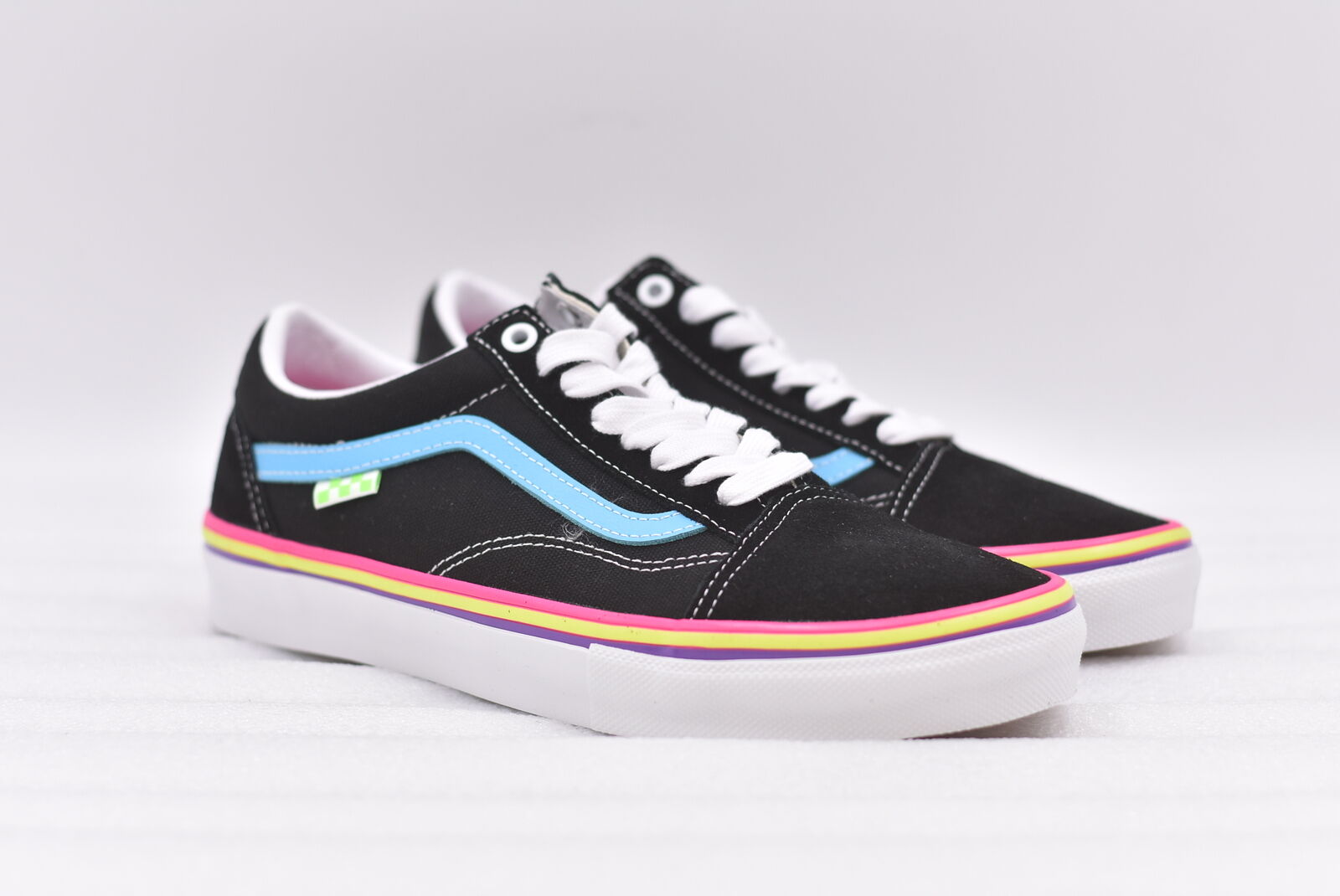 Men\'s Vans Skate Old Skool Low-Top Skate Shoes in Neon Rave Black, Size 6.5