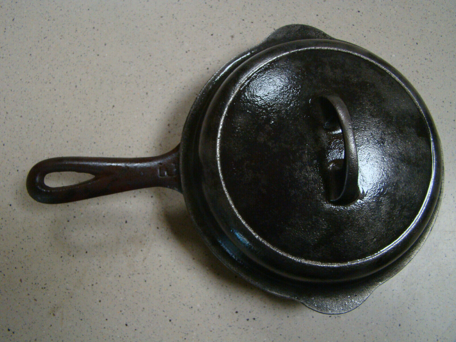 Griswold Cast Iron Skillet LARGE LOGO #3 With Lid