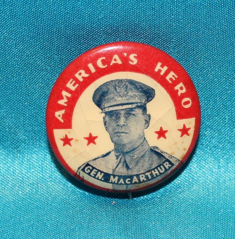 WW II ERA AMERICAN HERO GEN. MacARTHUR CELLULOID BUTTON PIN