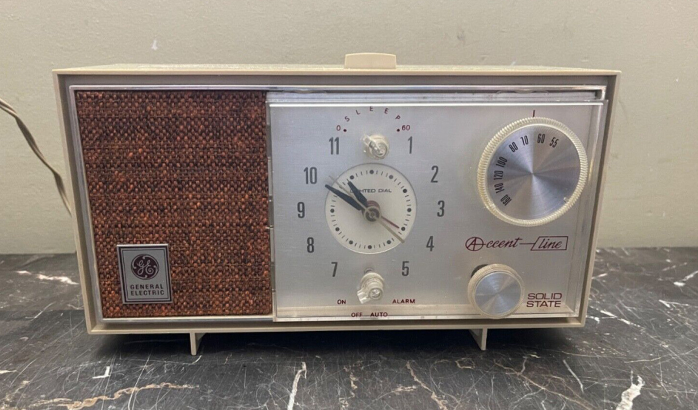 Vintage General Electric Beige Clock Radio Model C-1436-B-Fully Tested