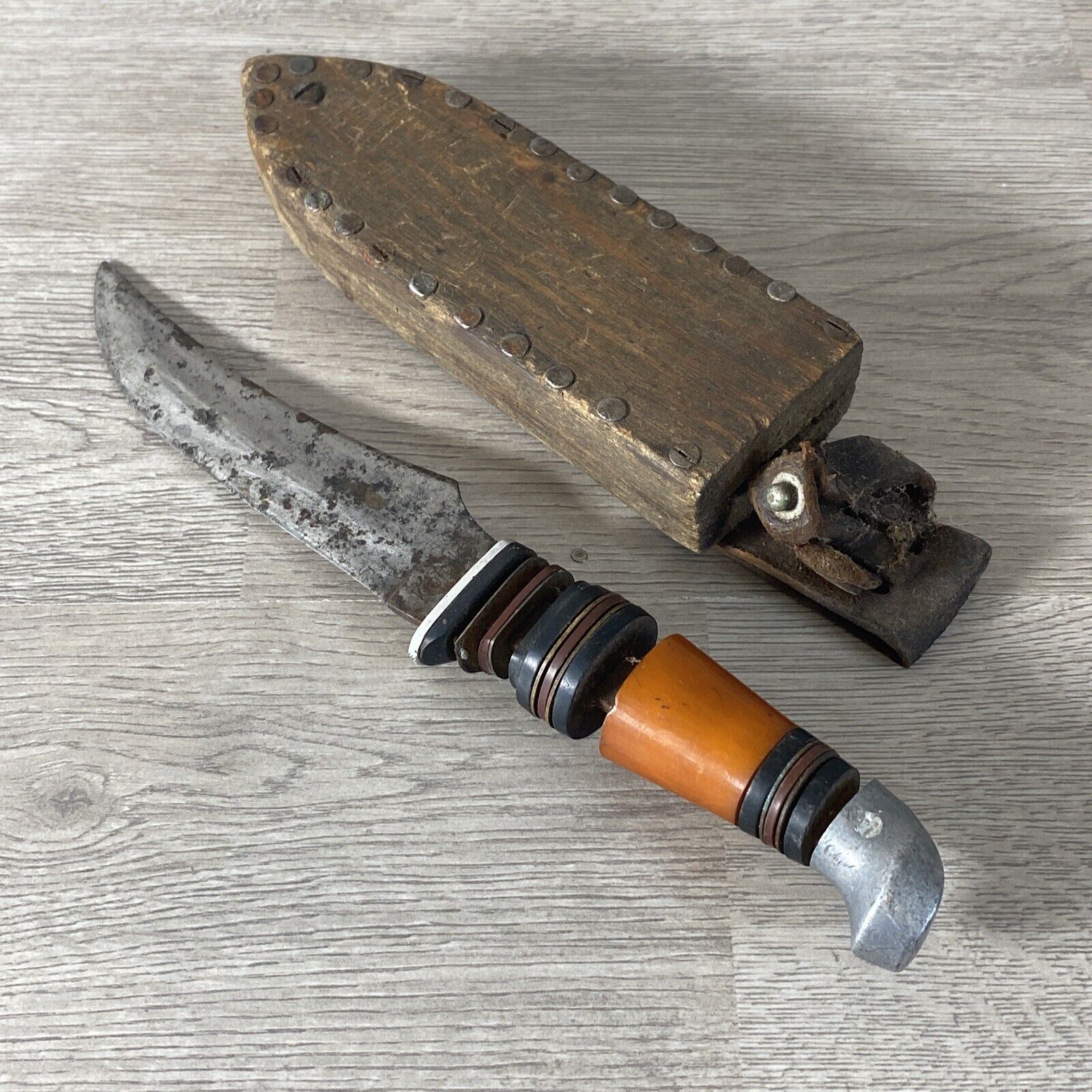 Rare Vintage Amber Butterscotch Kinfolks USA Hunting Fishing Skinner Knife