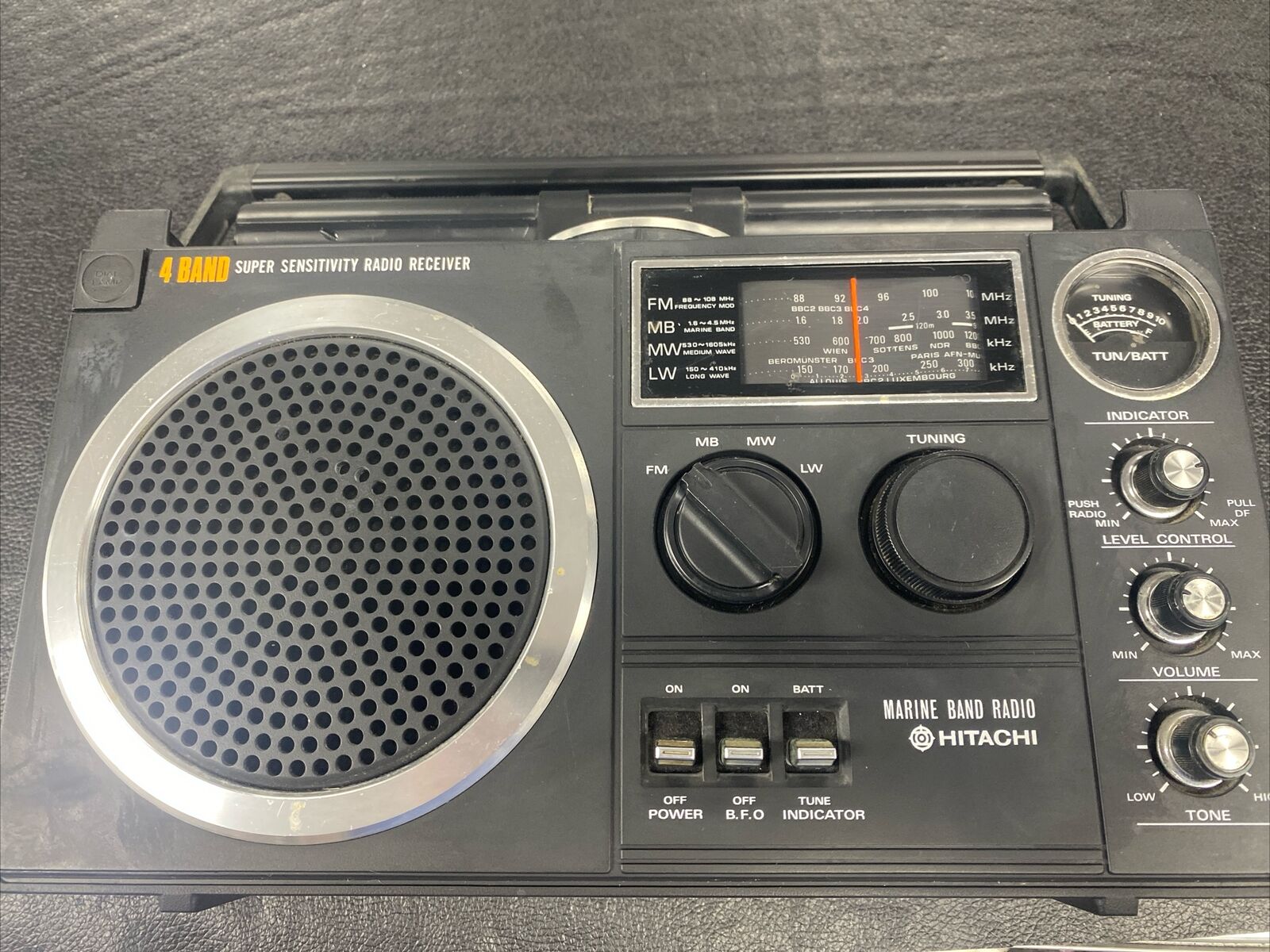 Vintage Hitachi KH-1170 FM AM MB Multi  Band Radio Works
