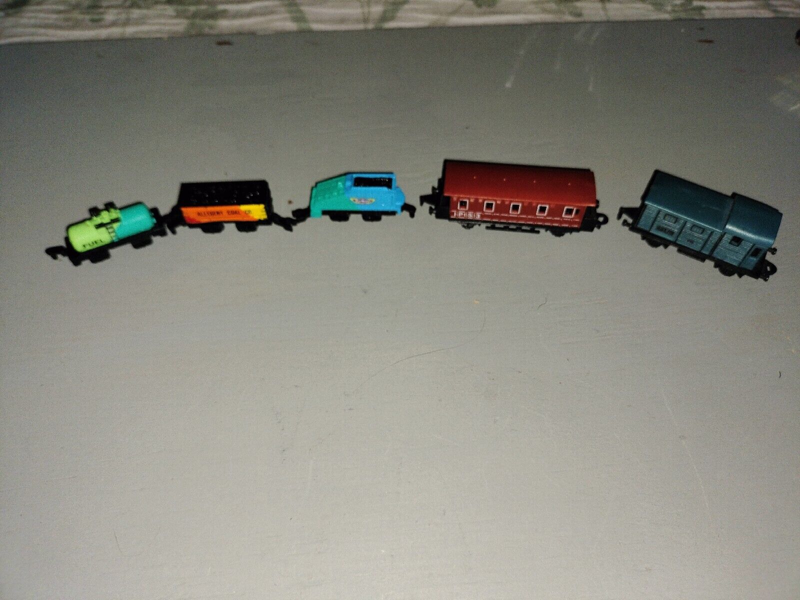 5 of 6 pieces Micro Machines Steam Train 