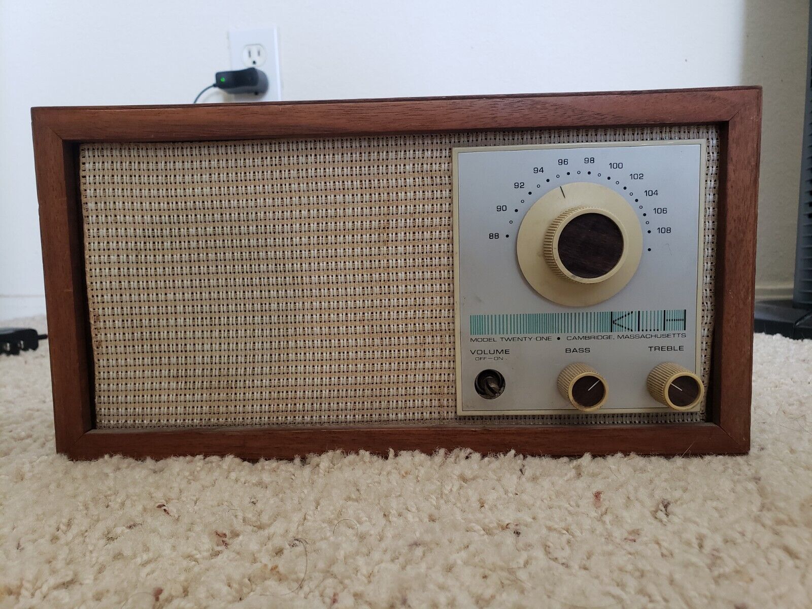 KLH Model Twenty-One \'21\' FM Table Radio - Vintage Classic - , missing knob