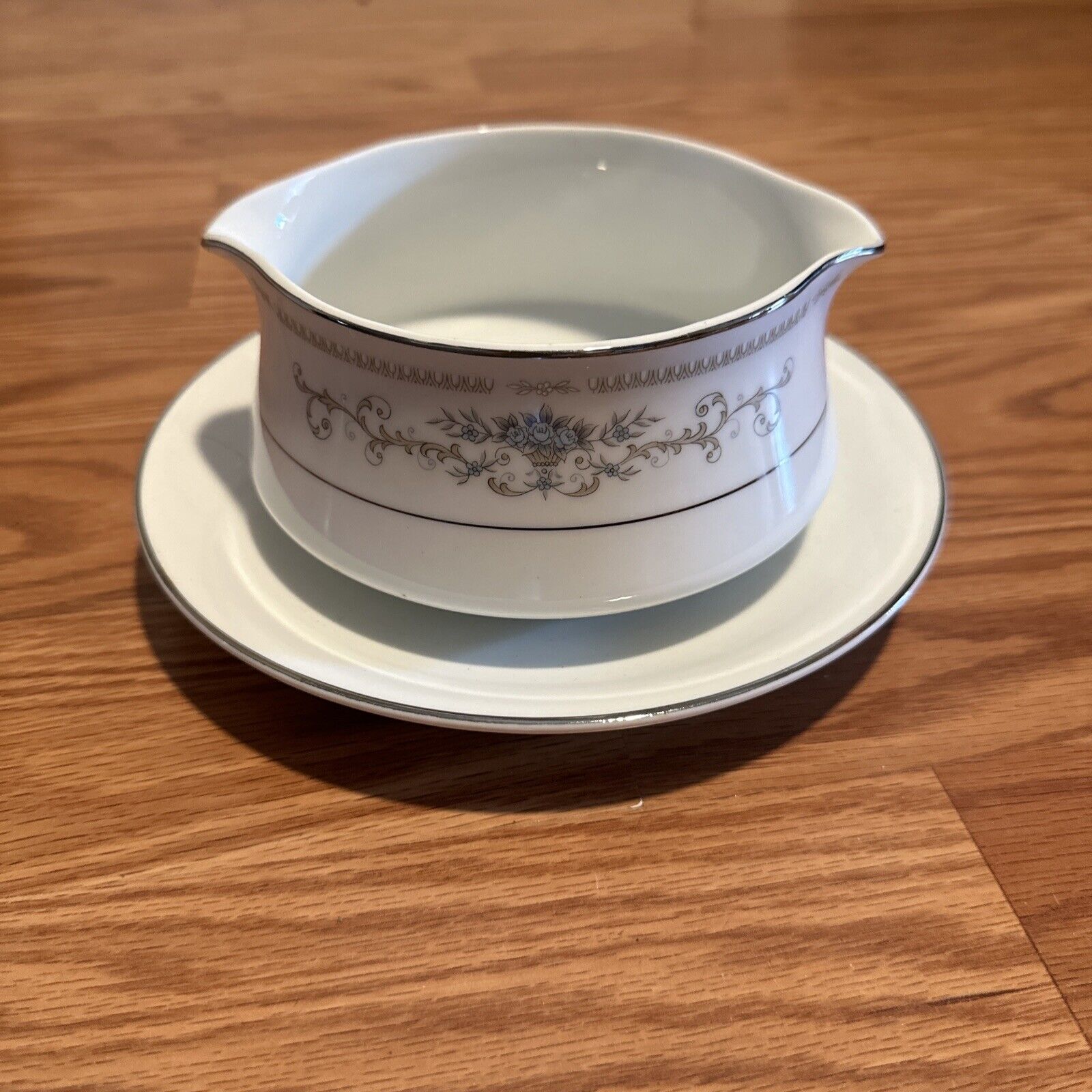 Diane By Wade Fine Porcelain China Gravy Bowl