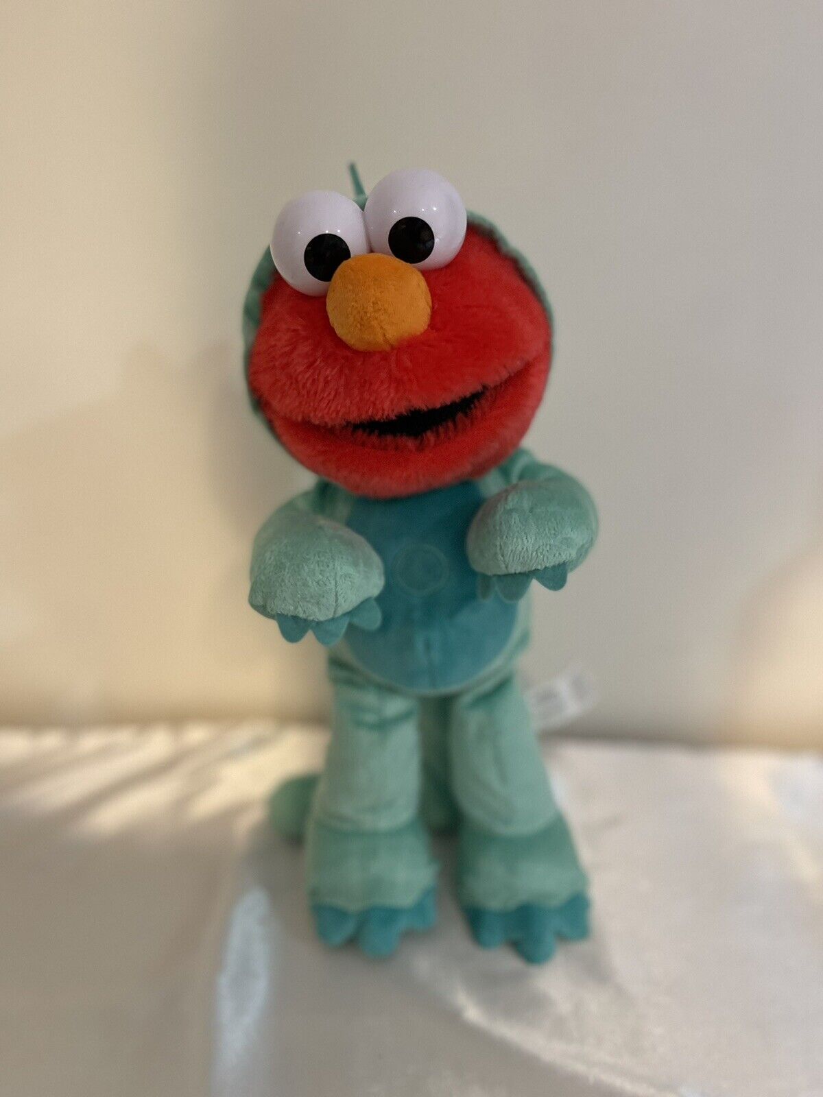 Sesame Street Elmo Dino Stomp Dancing Plush Toy 2022 Working.