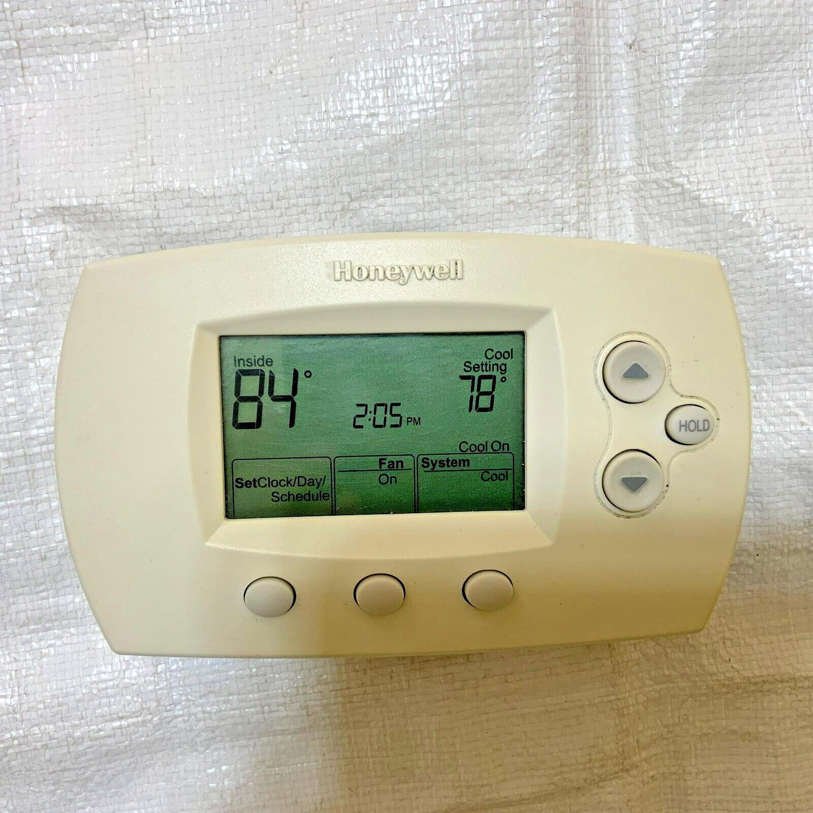 ClimateMaster Geothermal Heating and Cooling ATP32U04 Thermostat
