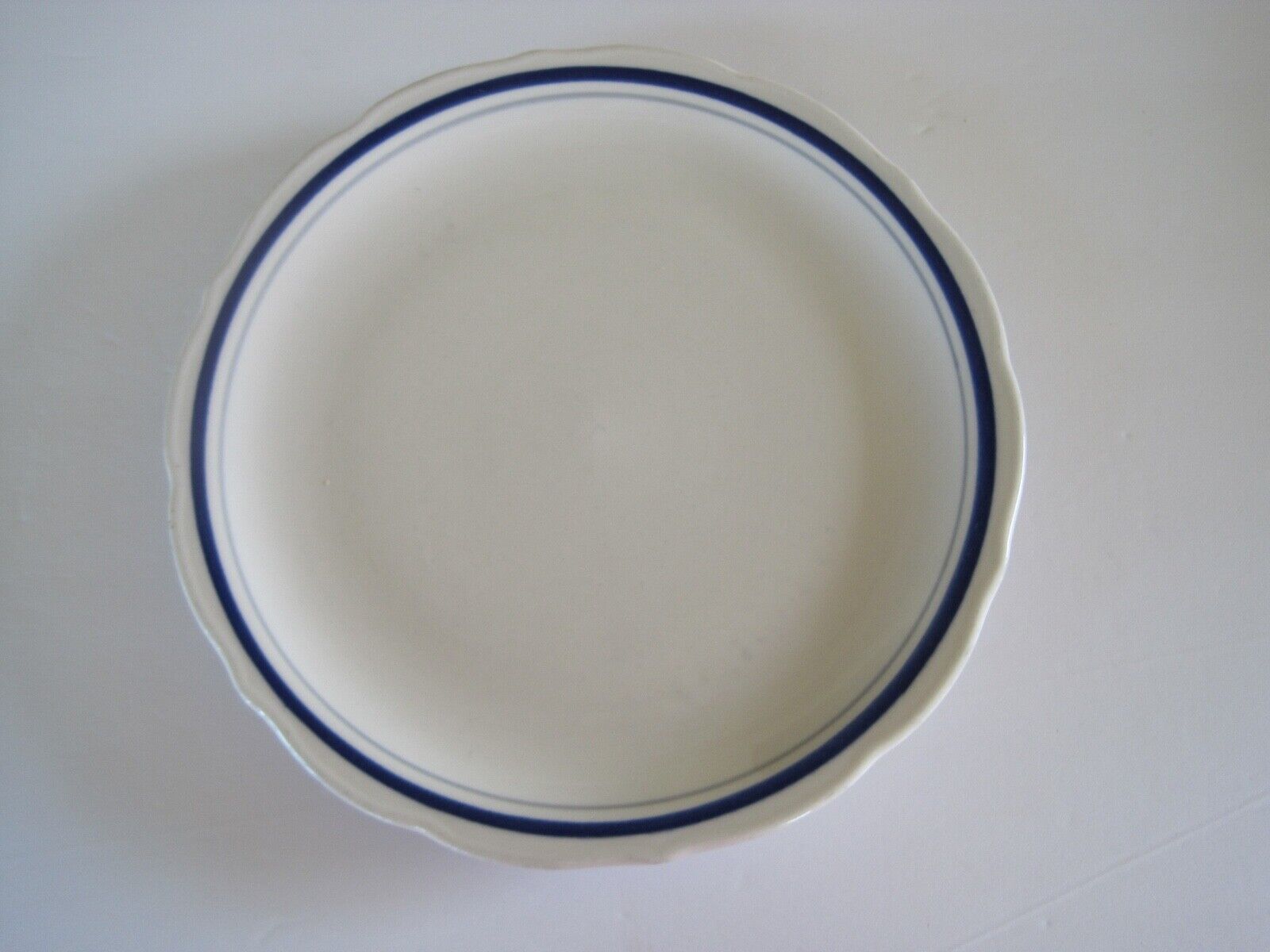 Syracuse China Plate Restaurant Quality White w/ Blue & Gray Scalloped Edge