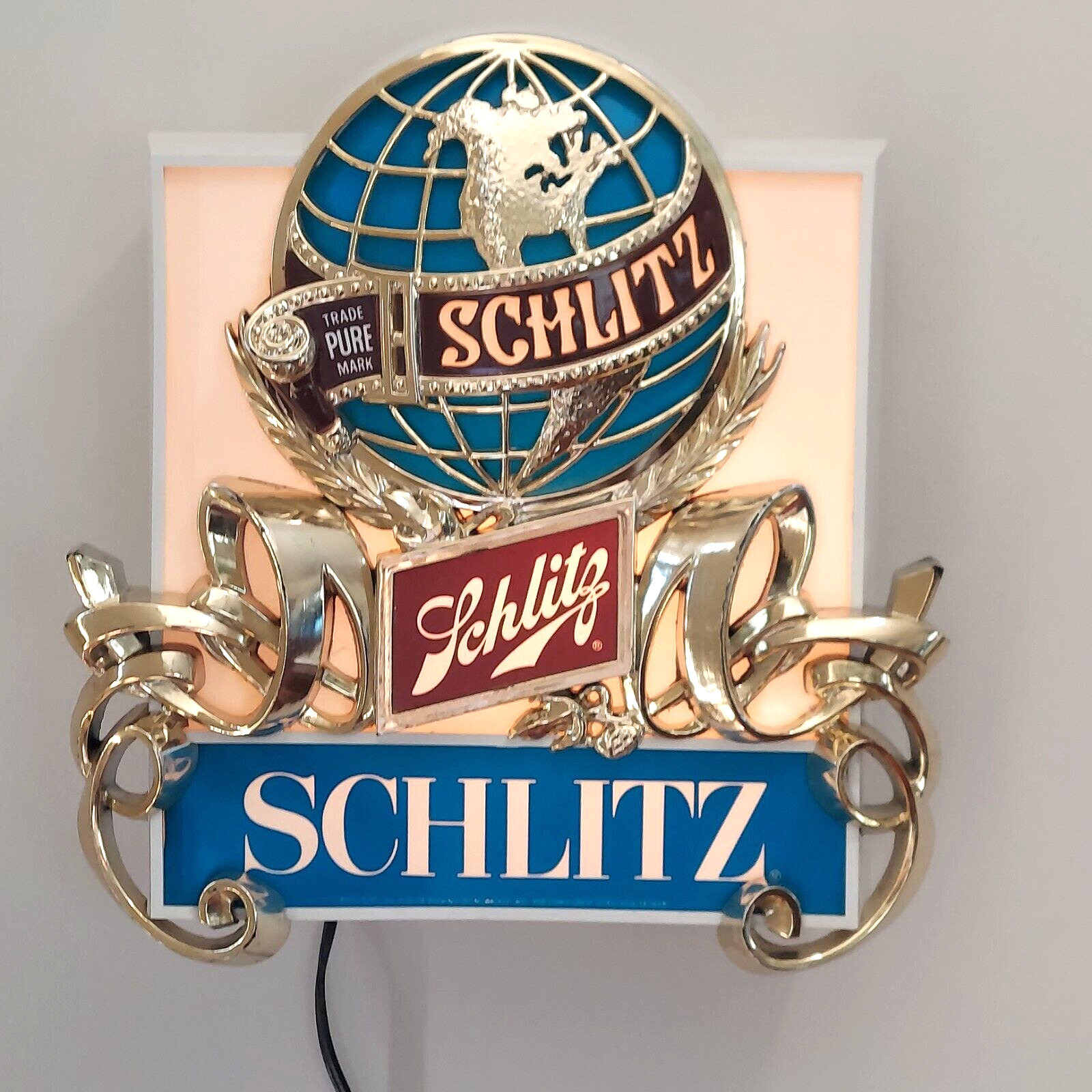 1977 Vintage Schlitz On Tap Plastic Light Up Advertising Beer Sign