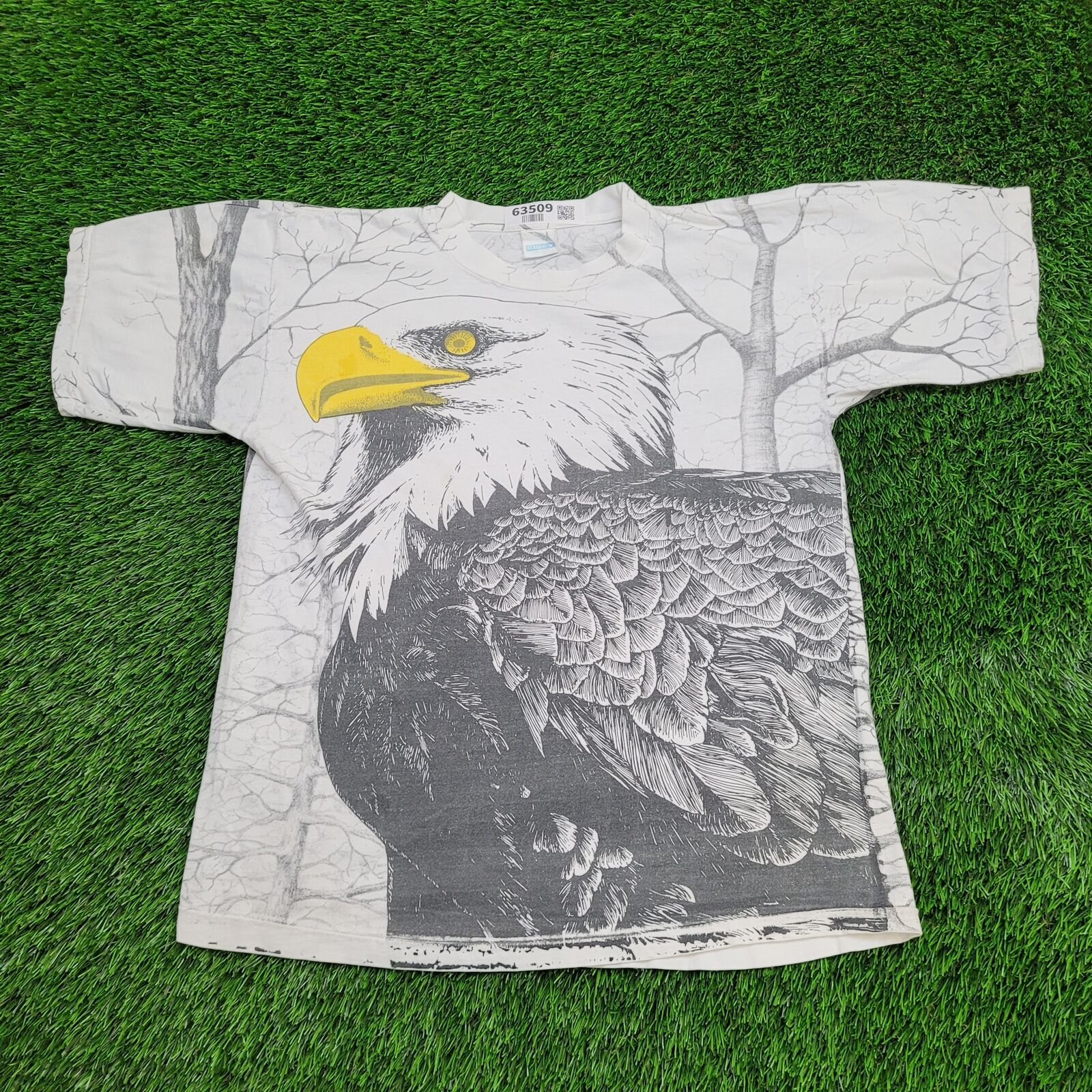 Vintage Majestic Eagle Outdoor Wilderness Shirt M-Short 20x25 White Black 90s