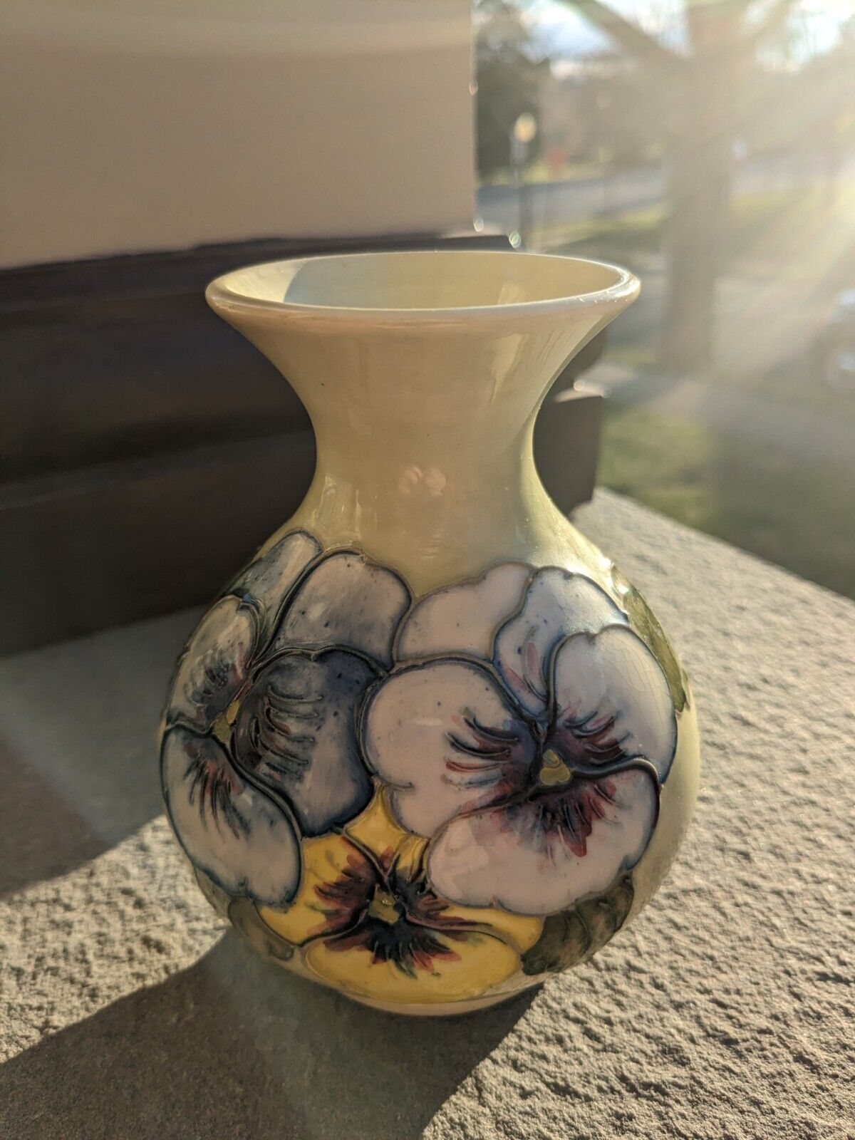 Vintage Moorcroft. Vase colorful Pansies  Original label