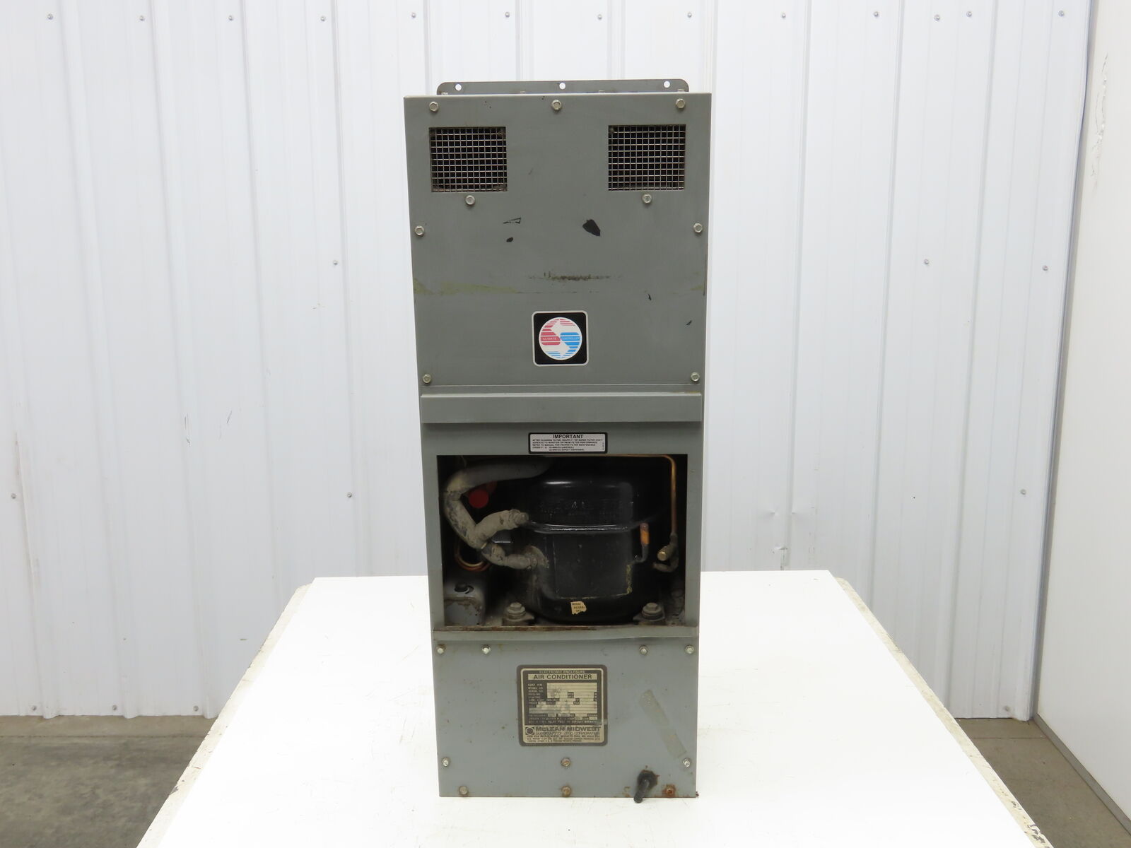 Mclean Midwest 33-0416-010 Electrical Enclosure Air Conditioner 4000 BTU 115V