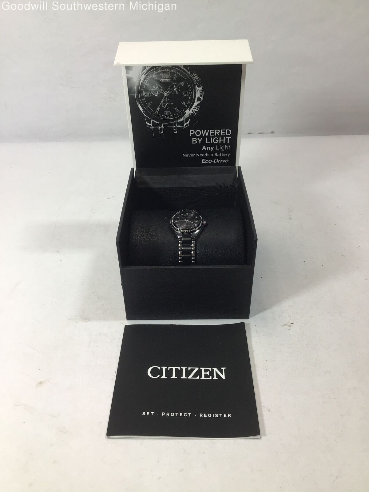 Citizen Women\'s Eco-Drive Two-Tone Black/Silver Watch E011-R014714 NWOT