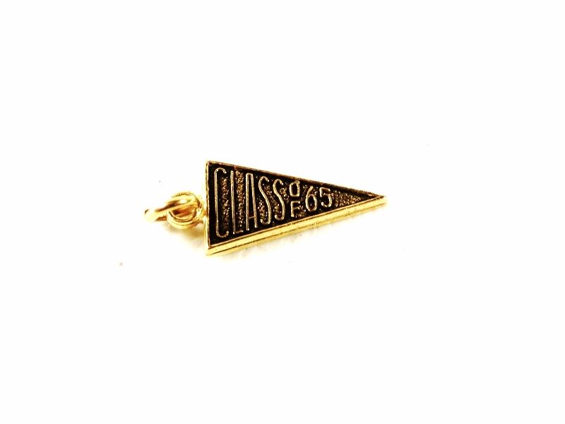 1960\'s / 70\'s Goldtone Class of 65 Charm Unbranded 32116