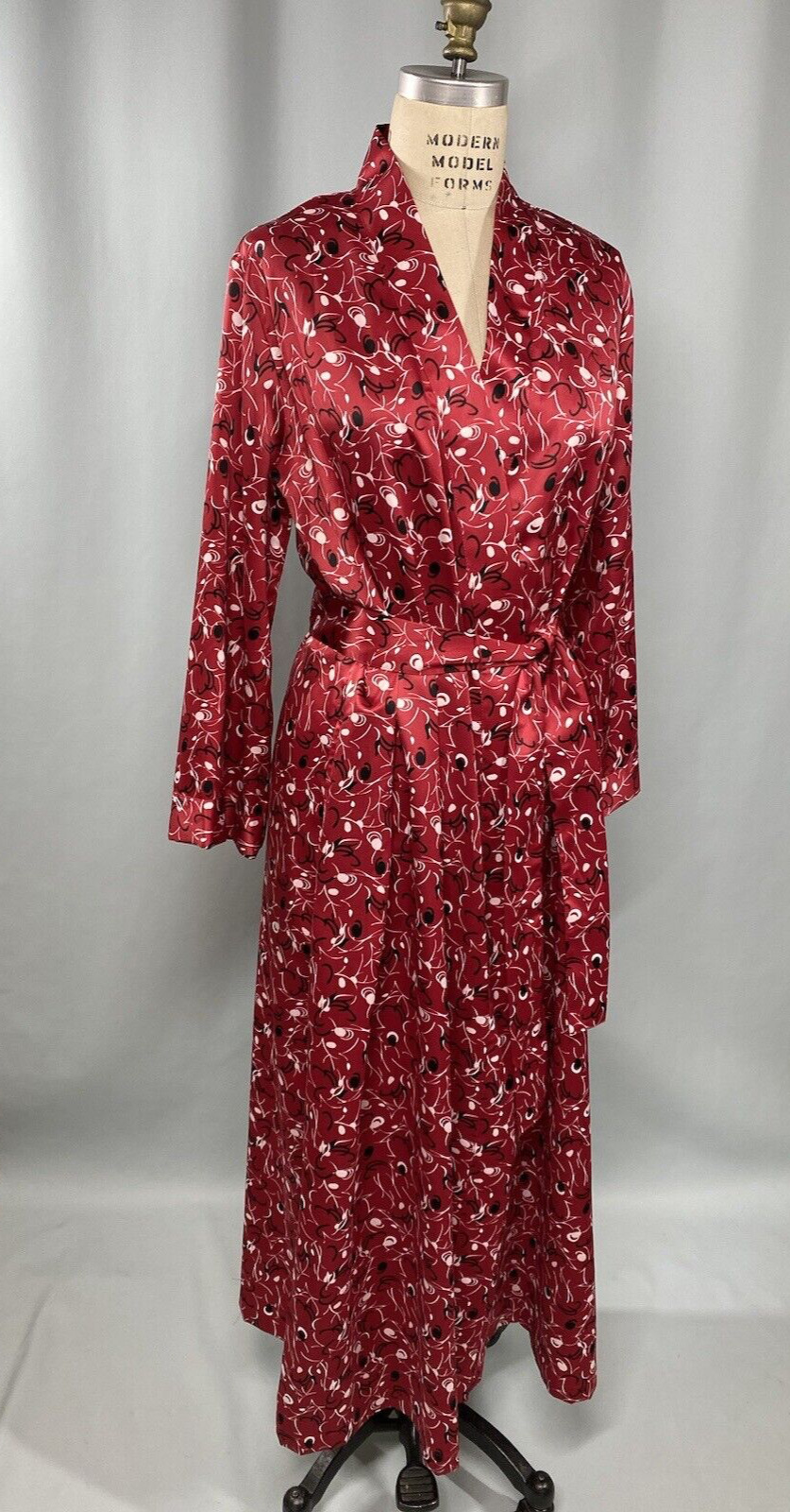 Women Satin Robe Womens SIZE SMALL red classic CABERNET long